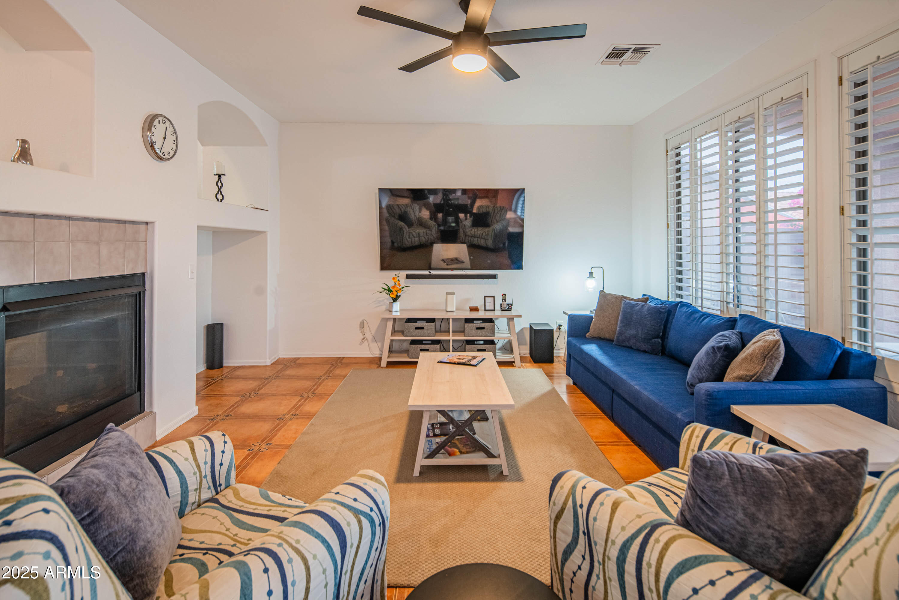 15843 W APACHE Street