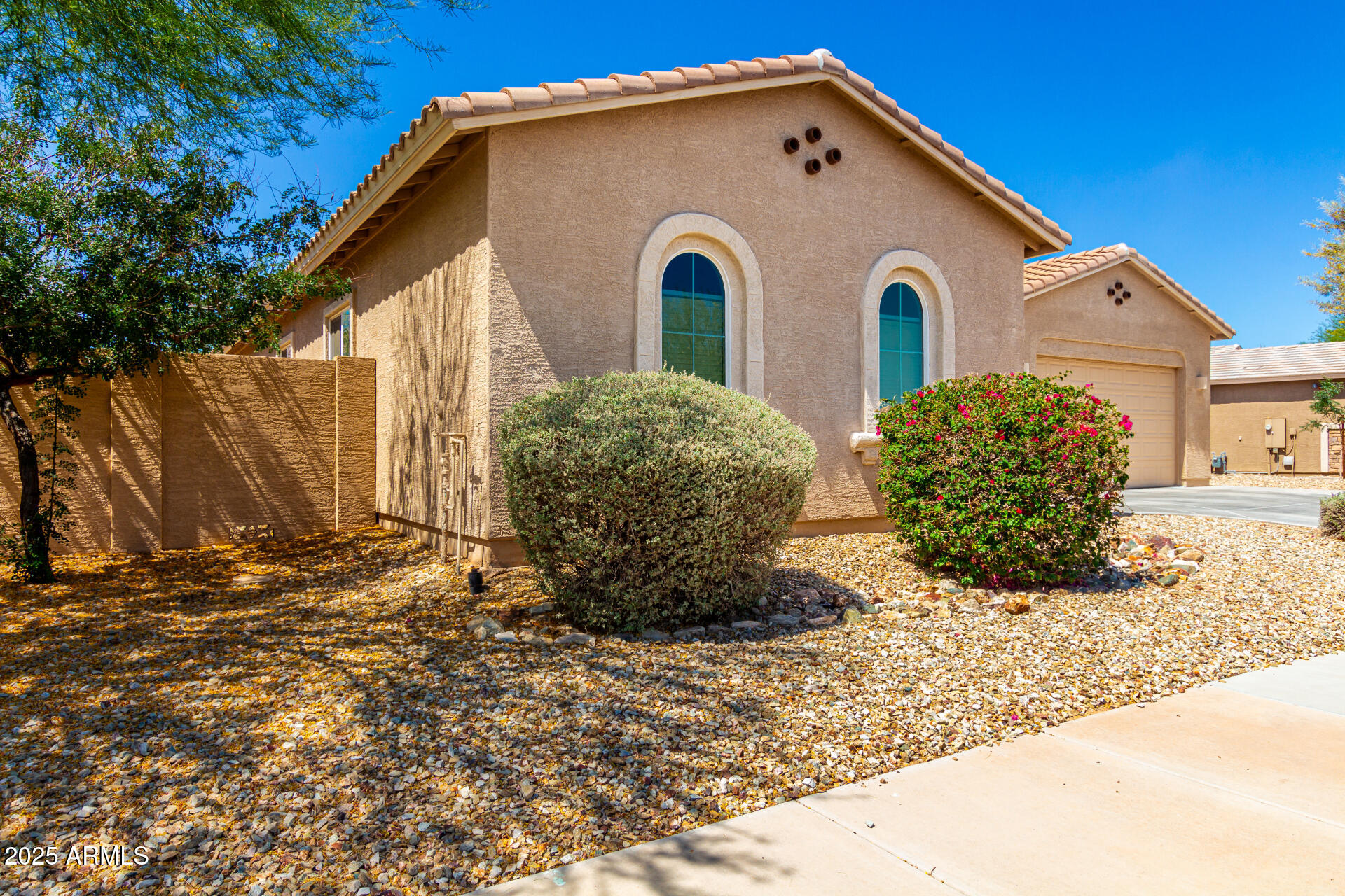 16860 W SOFT WIND Drive, Surprise