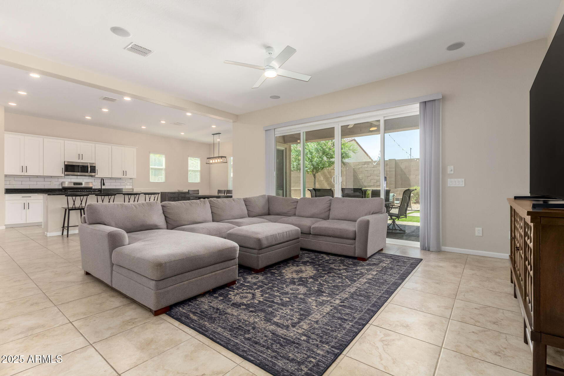 16860 W SOFT WIND Drive, Surprise