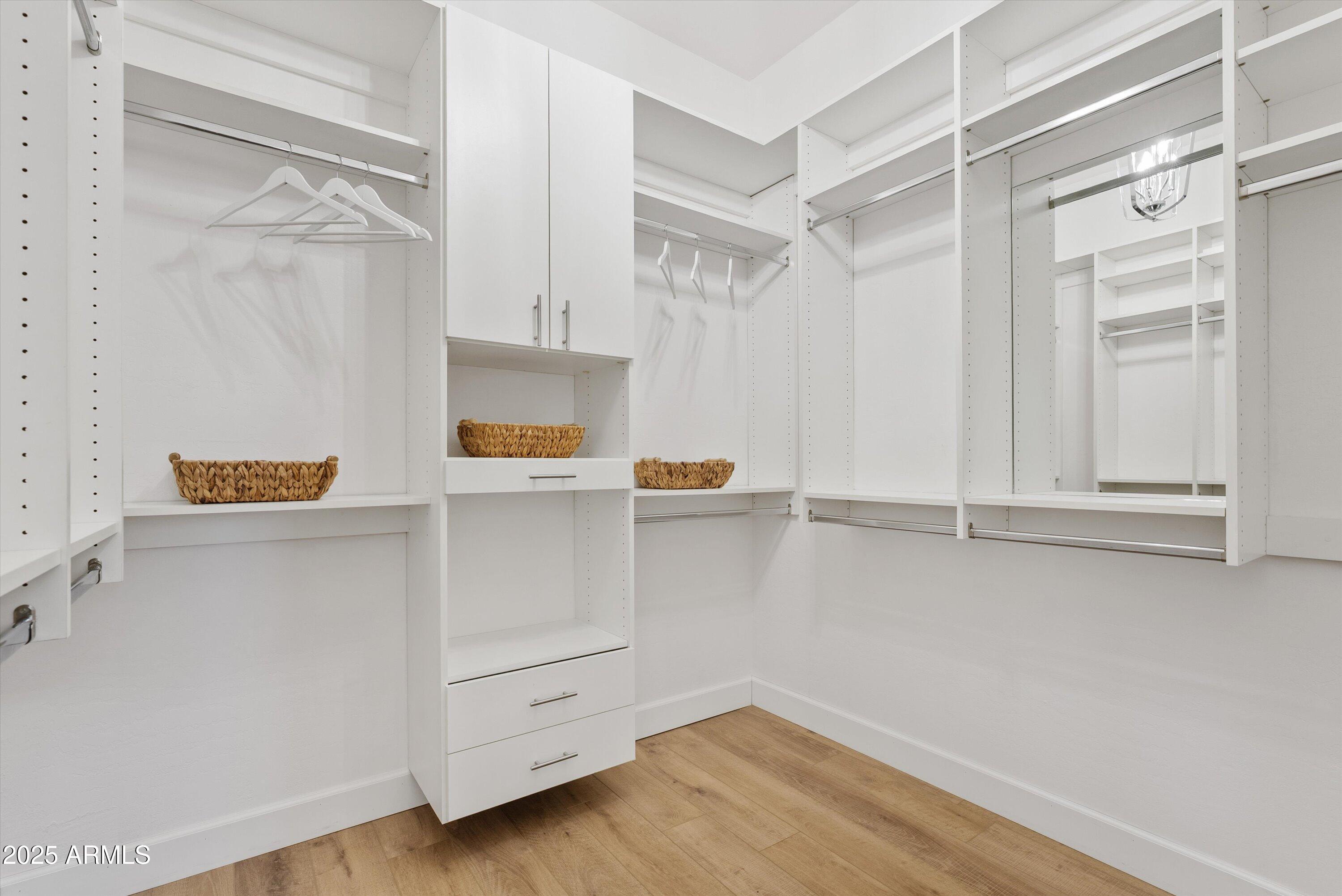 1831 E LINDA Lane, Gilbert