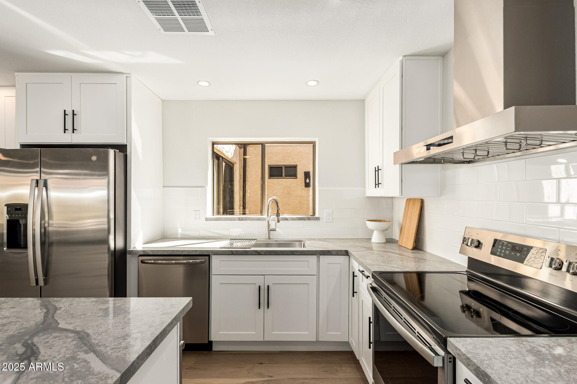 10008 E SADDLEHORN Trail, Scottsdale