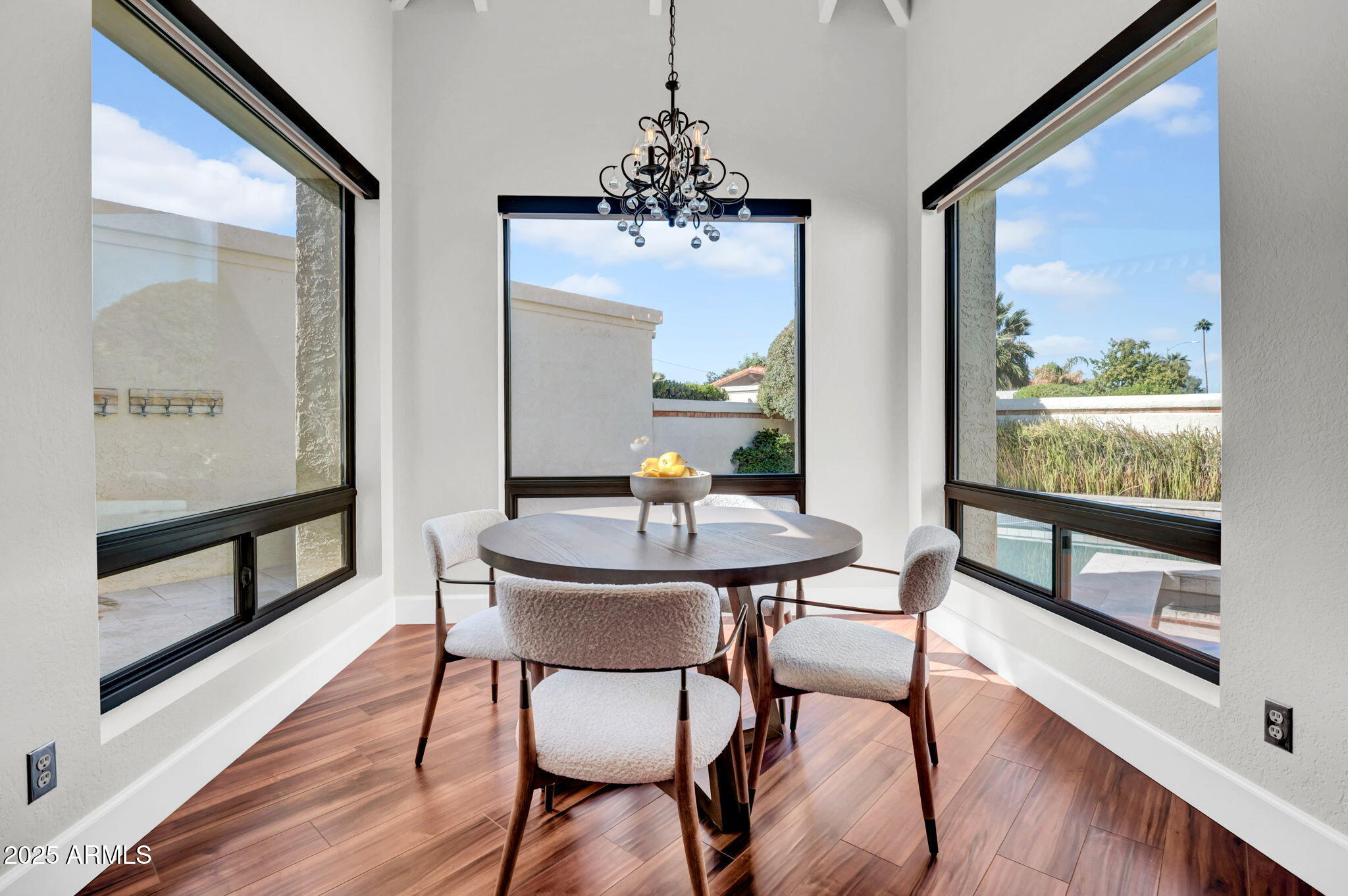 629 E MYRTLE Avenue, Phoenix