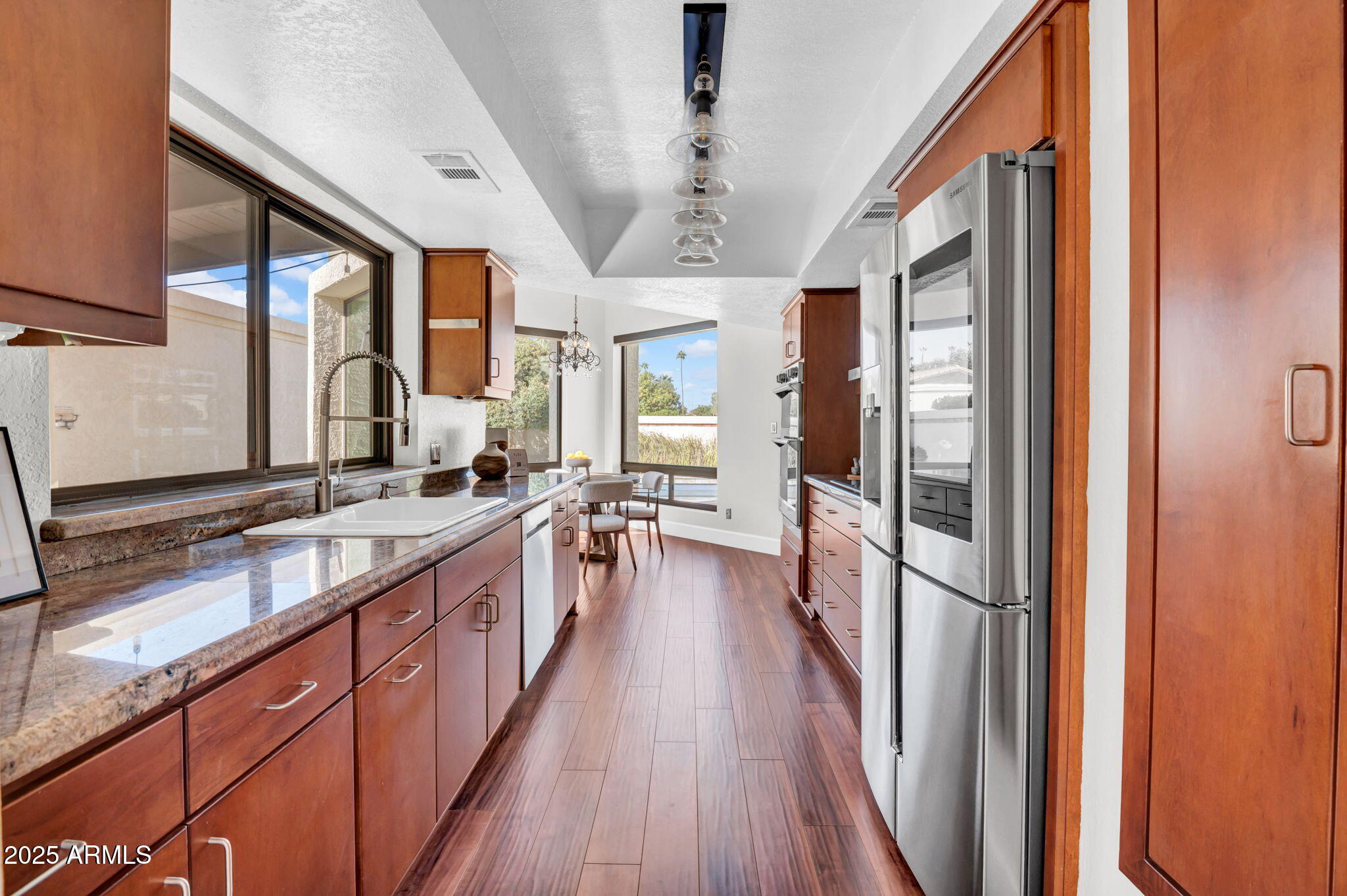 629 E MYRTLE Avenue, Phoenix