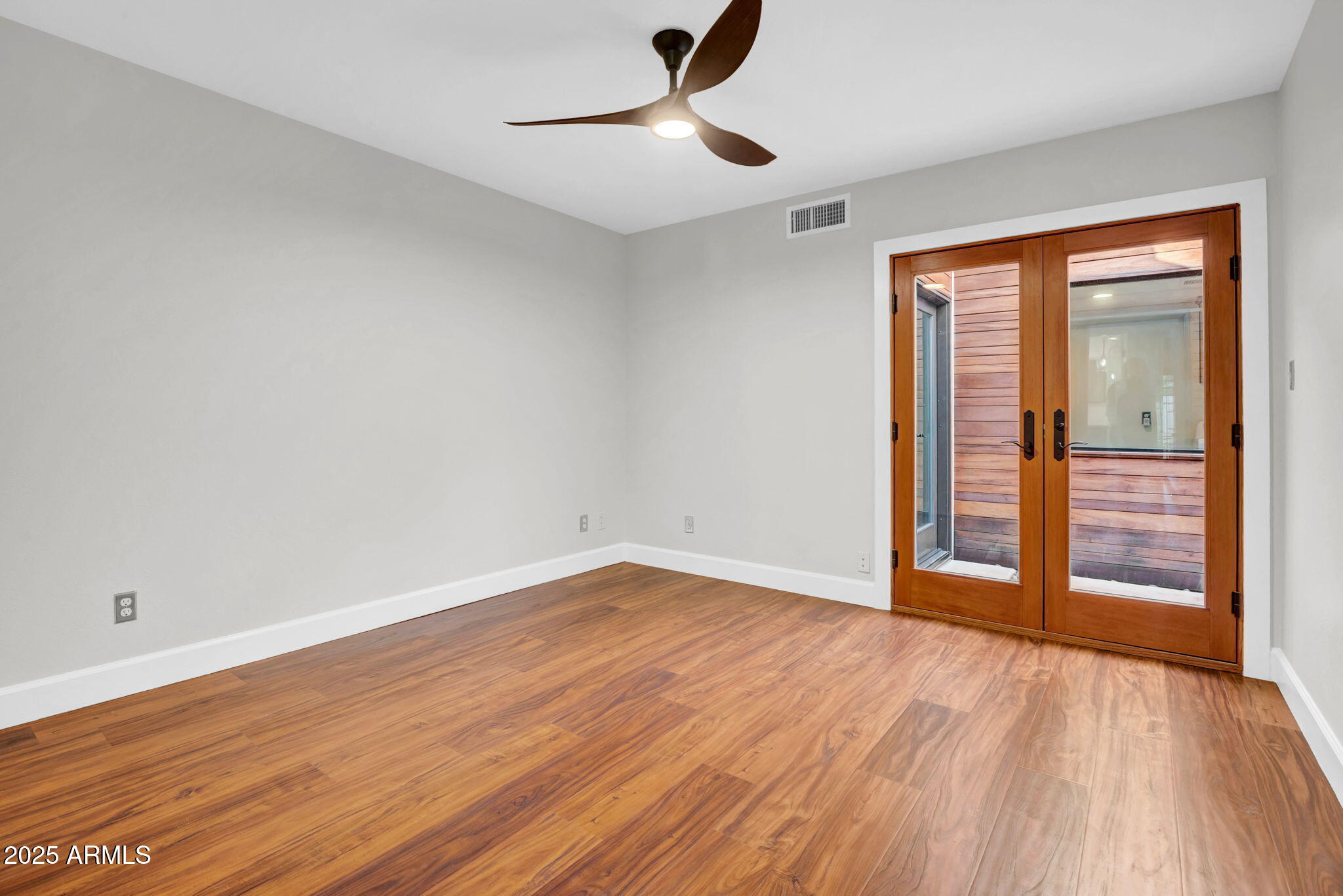 629 E MYRTLE Avenue, Phoenix