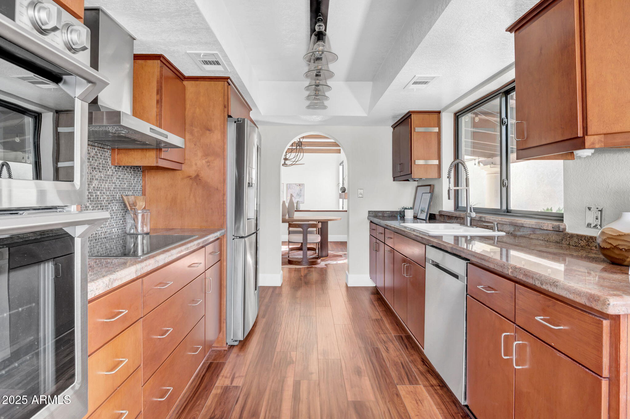 629 E MYRTLE Avenue, Phoenix