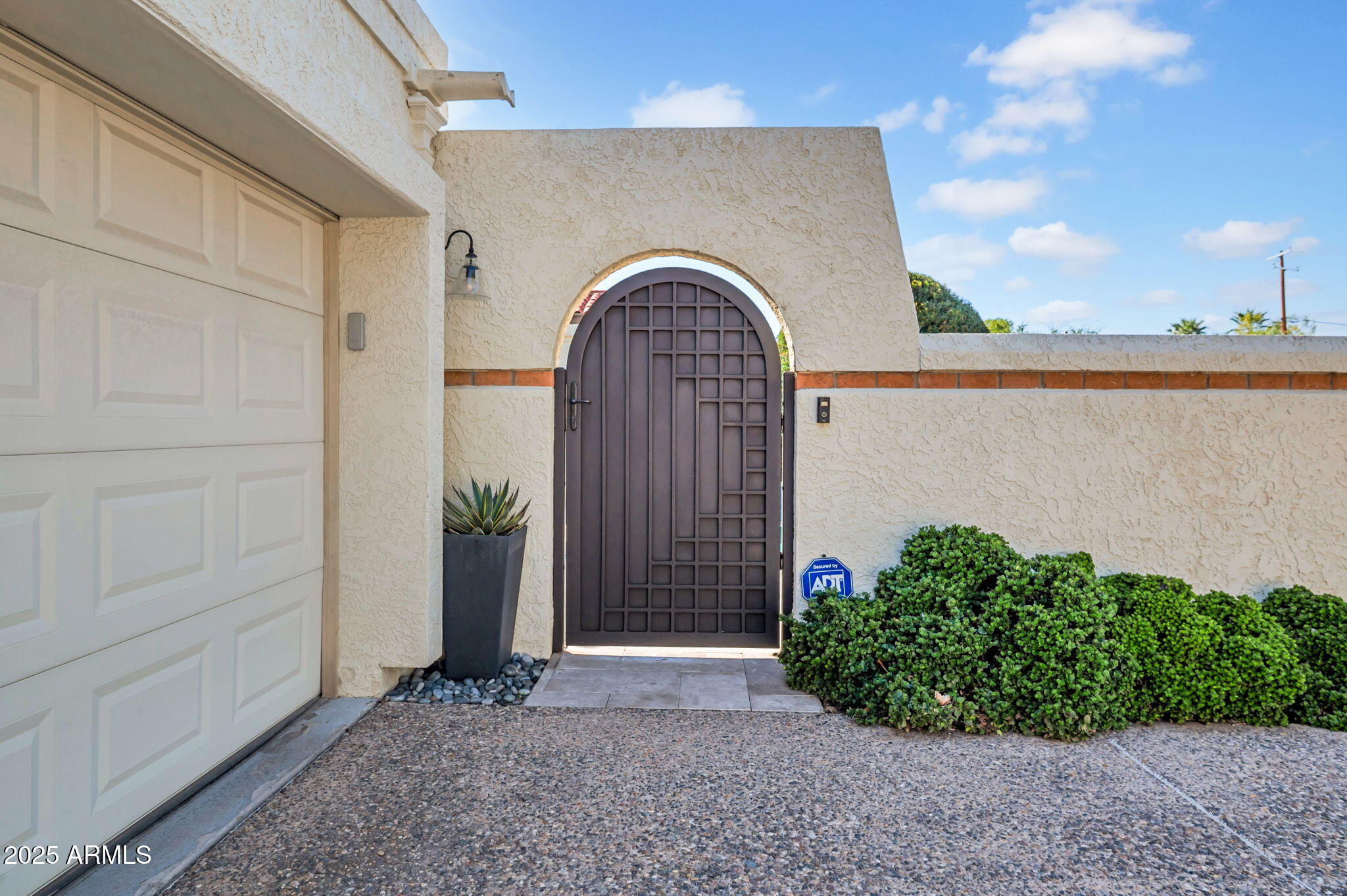 629 E MYRTLE Avenue, Phoenix