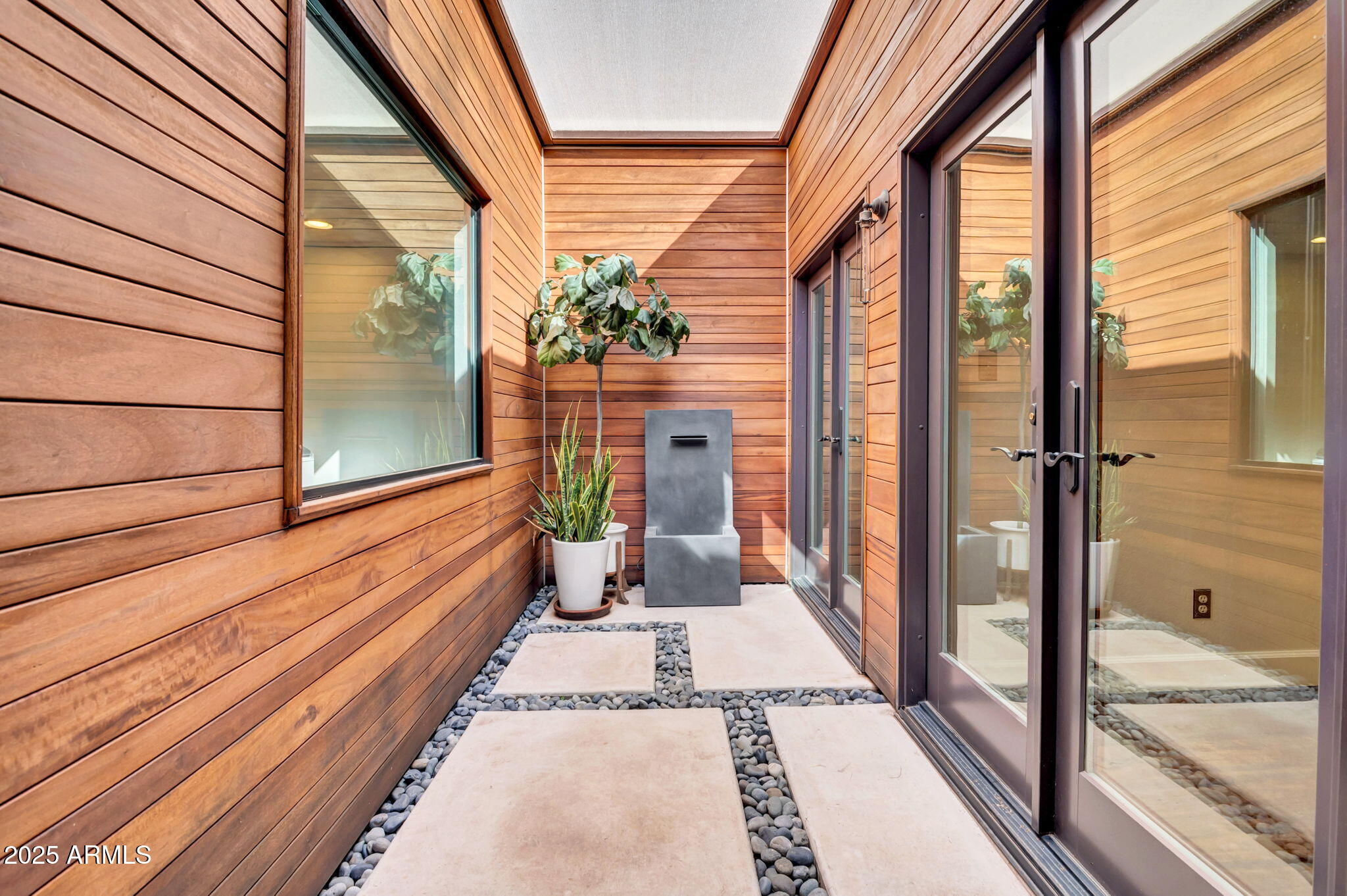 629 E MYRTLE Avenue, Phoenix