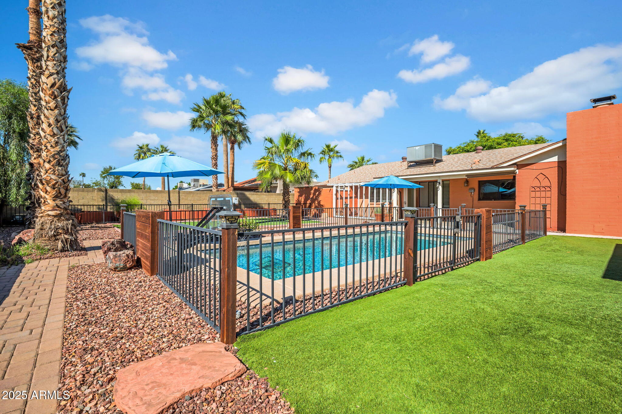 6213 W CORRINE Drive, Glendale