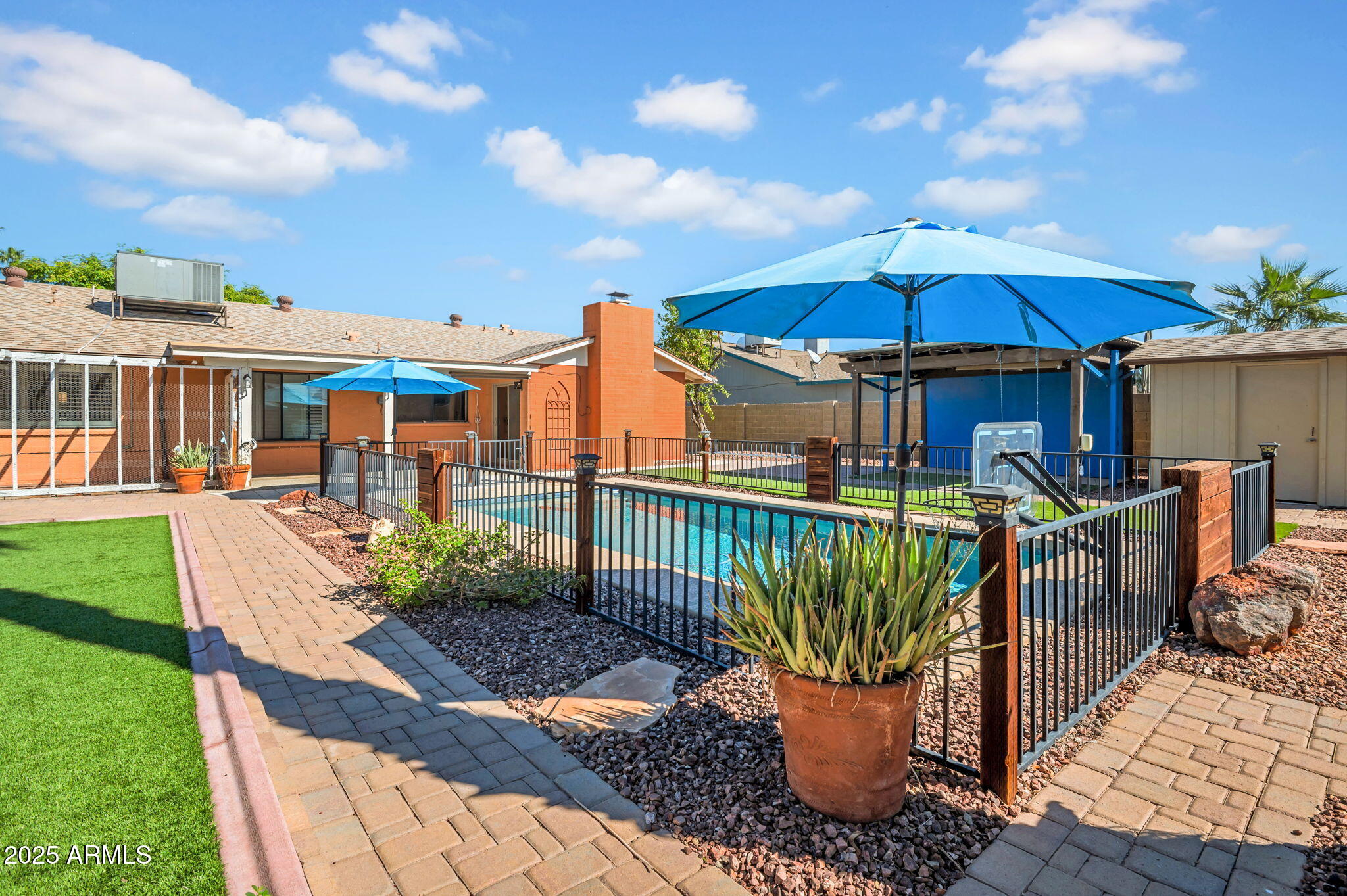 6213 W CORRINE Drive, Glendale