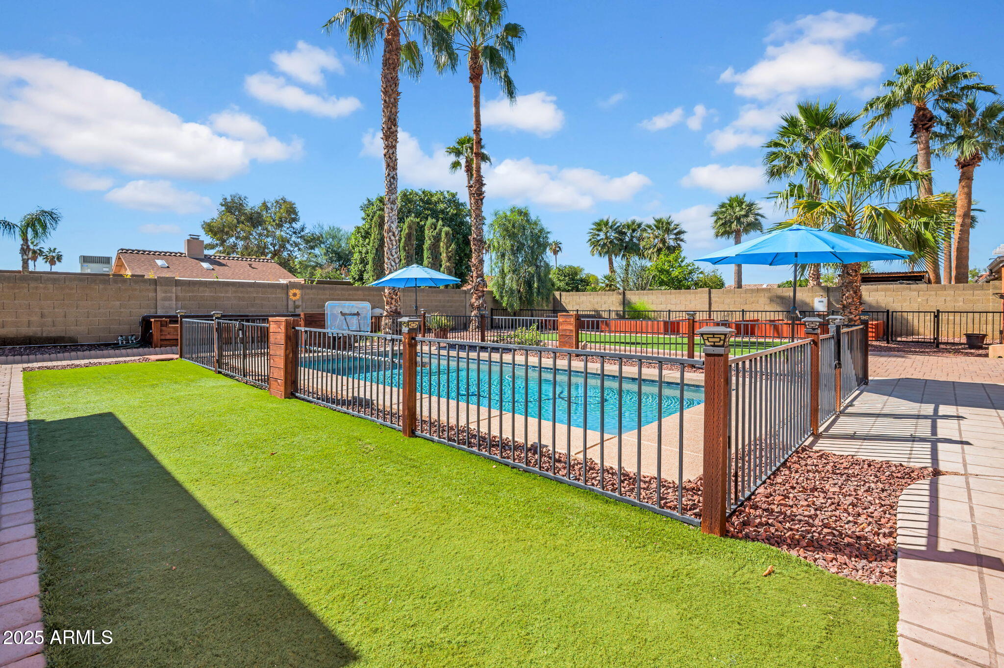 6213 W CORRINE Drive, Glendale