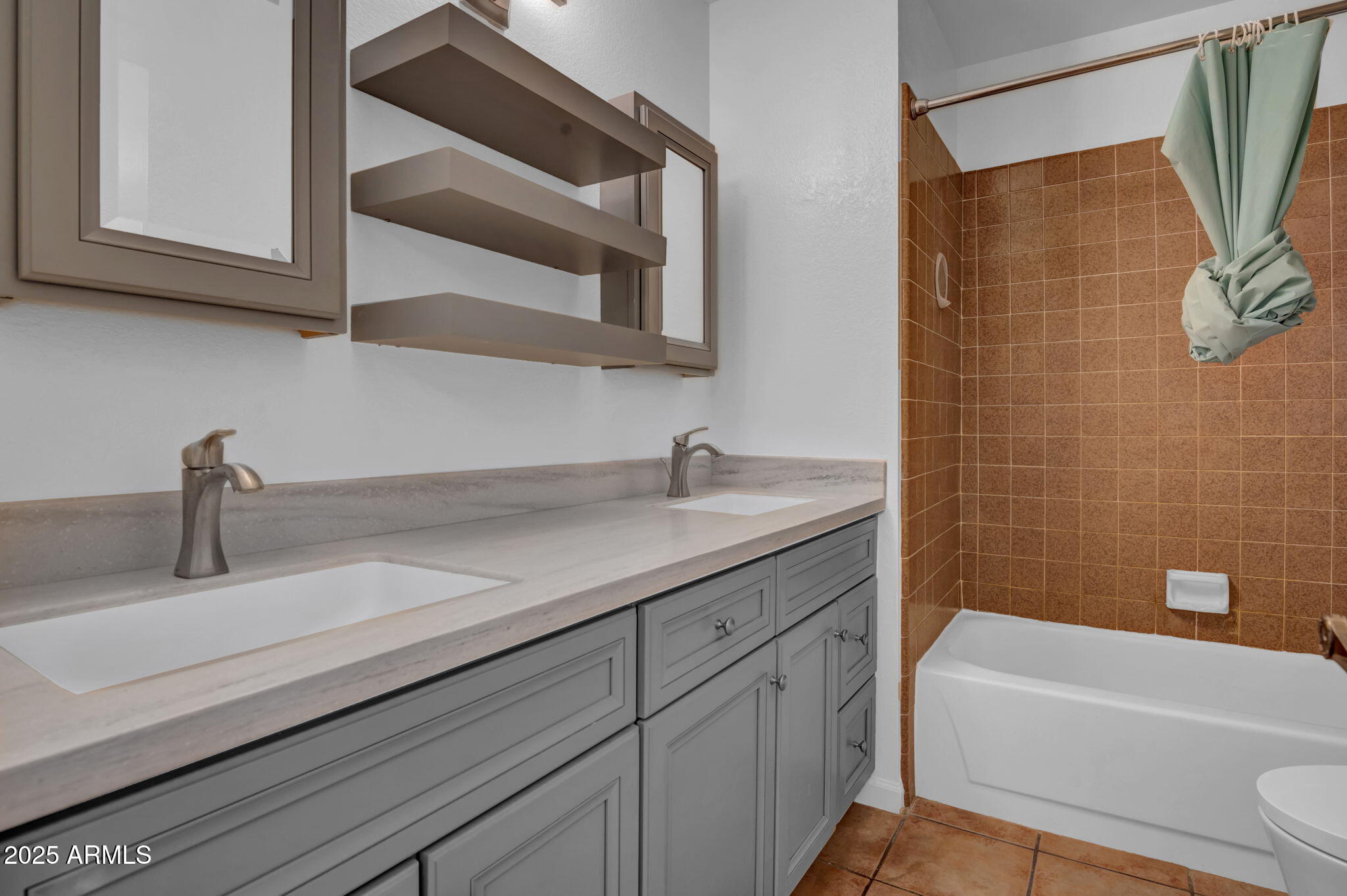 6213 W CORRINE Drive, Glendale