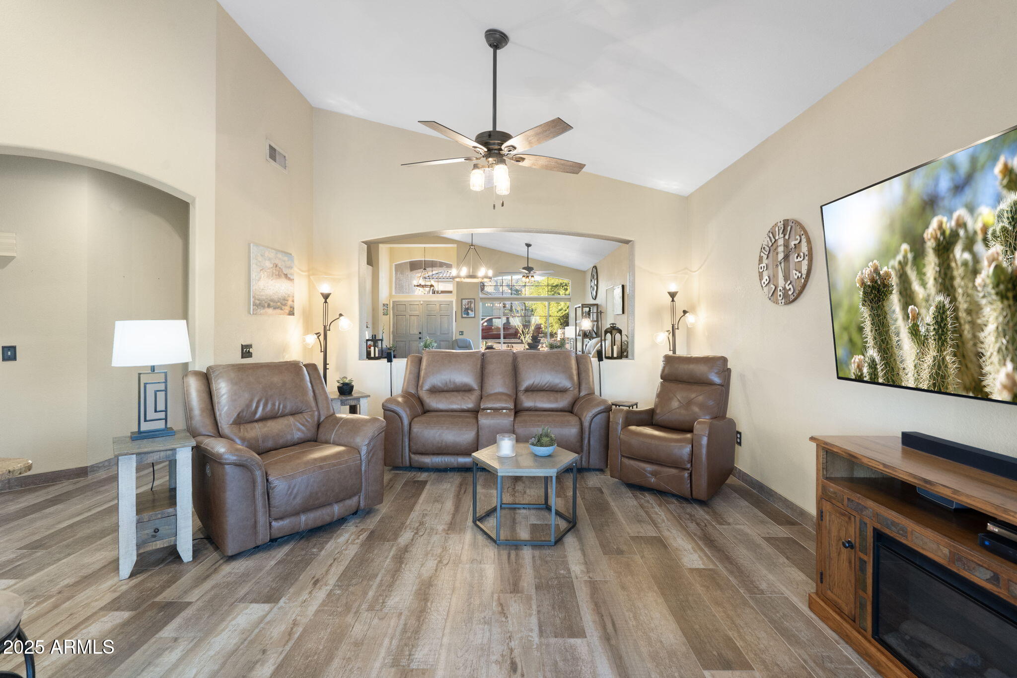 1437 E GLENHAVEN Drive, Phoenix