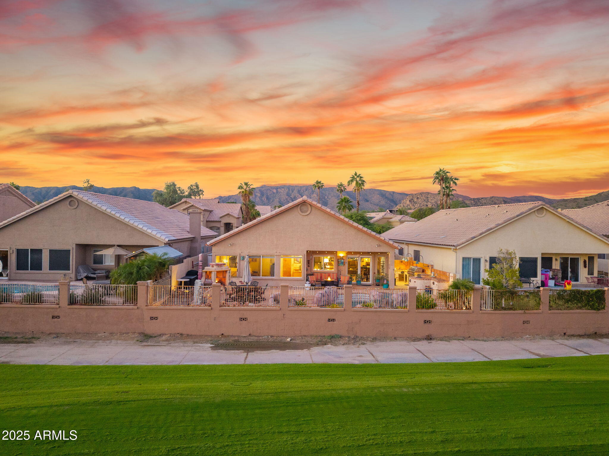 1437 E GLENHAVEN Drive, Phoenix