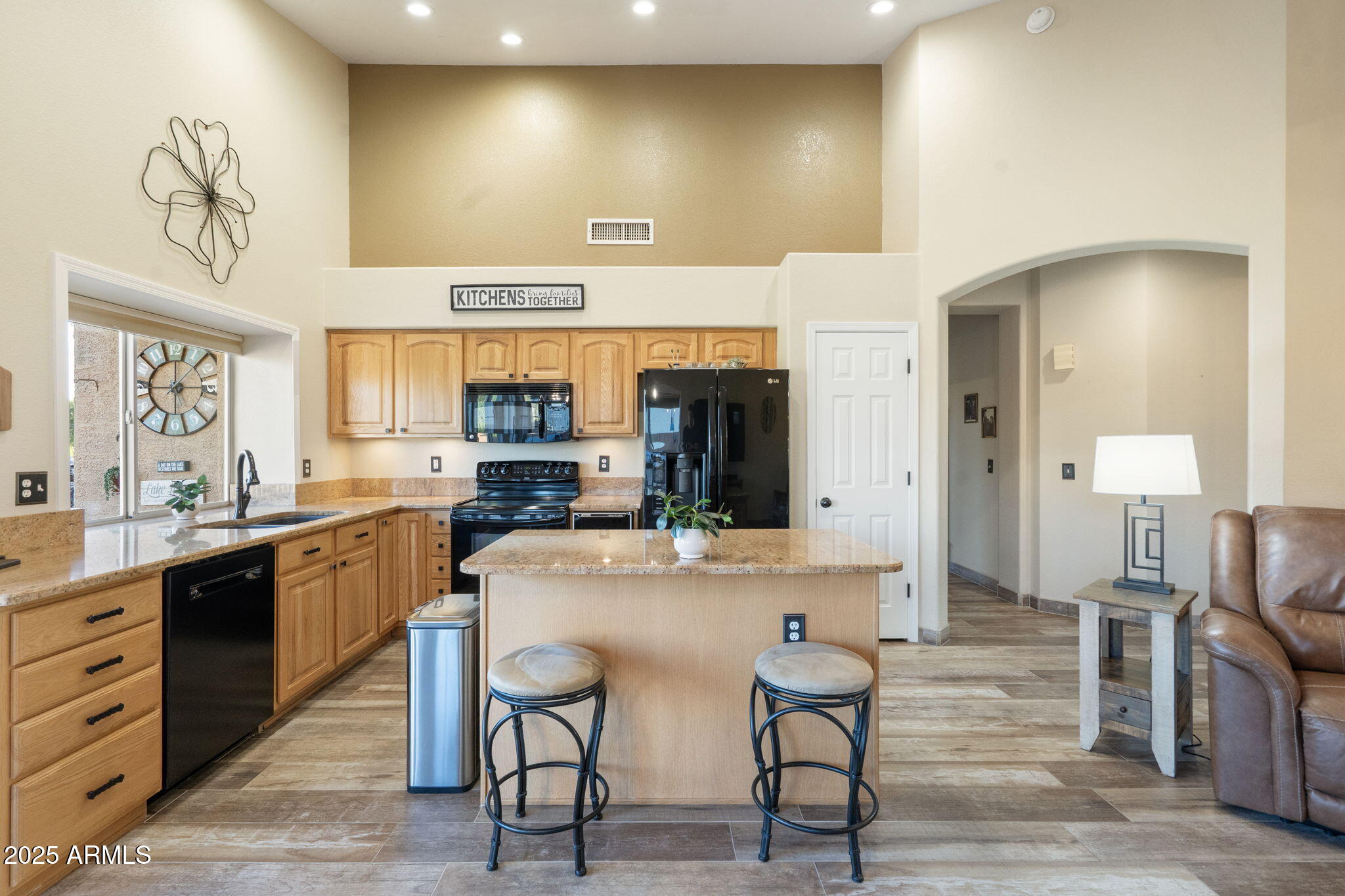 1437 E GLENHAVEN Drive, Phoenix