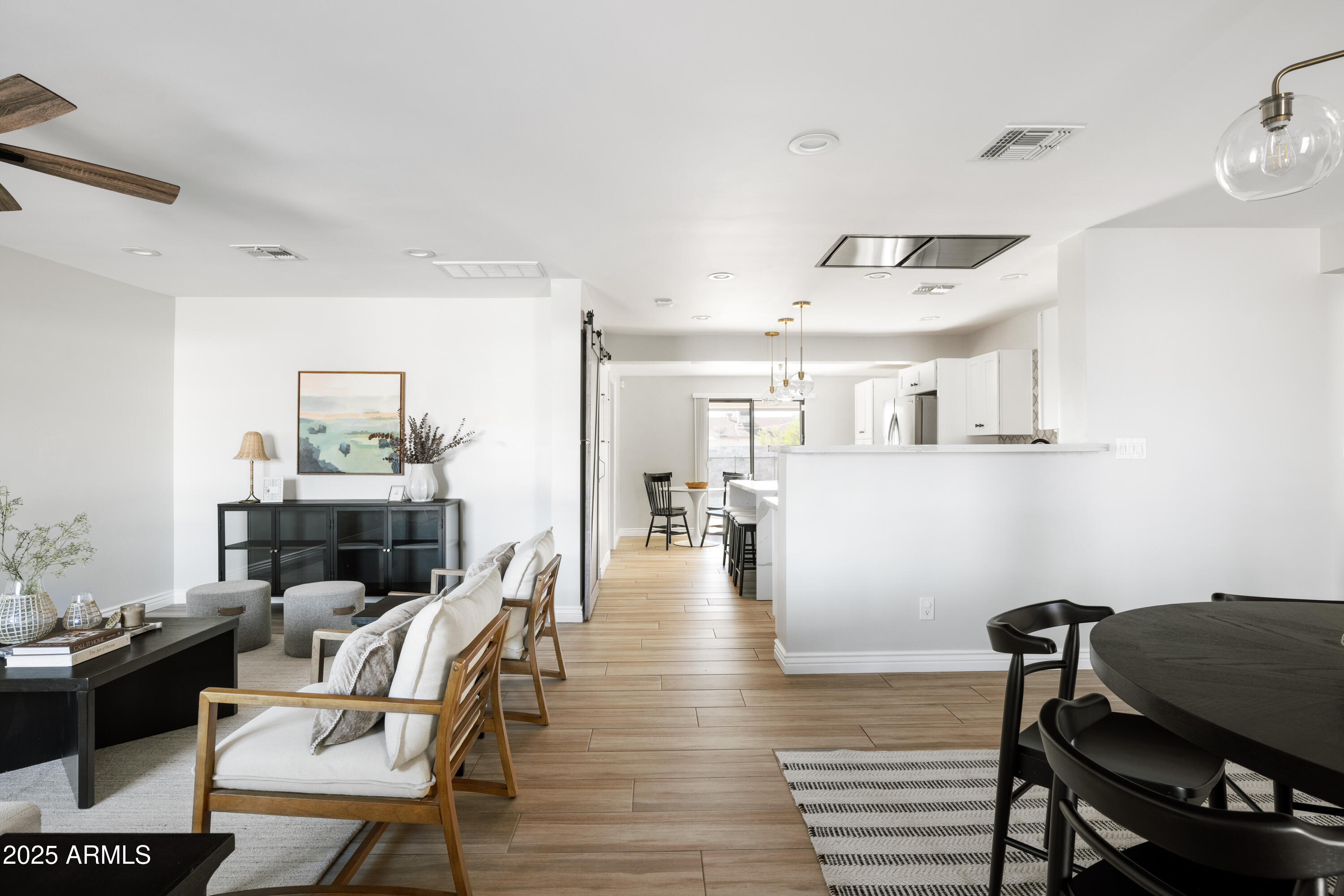 2043 E Clarendon Avenue, Phoenix