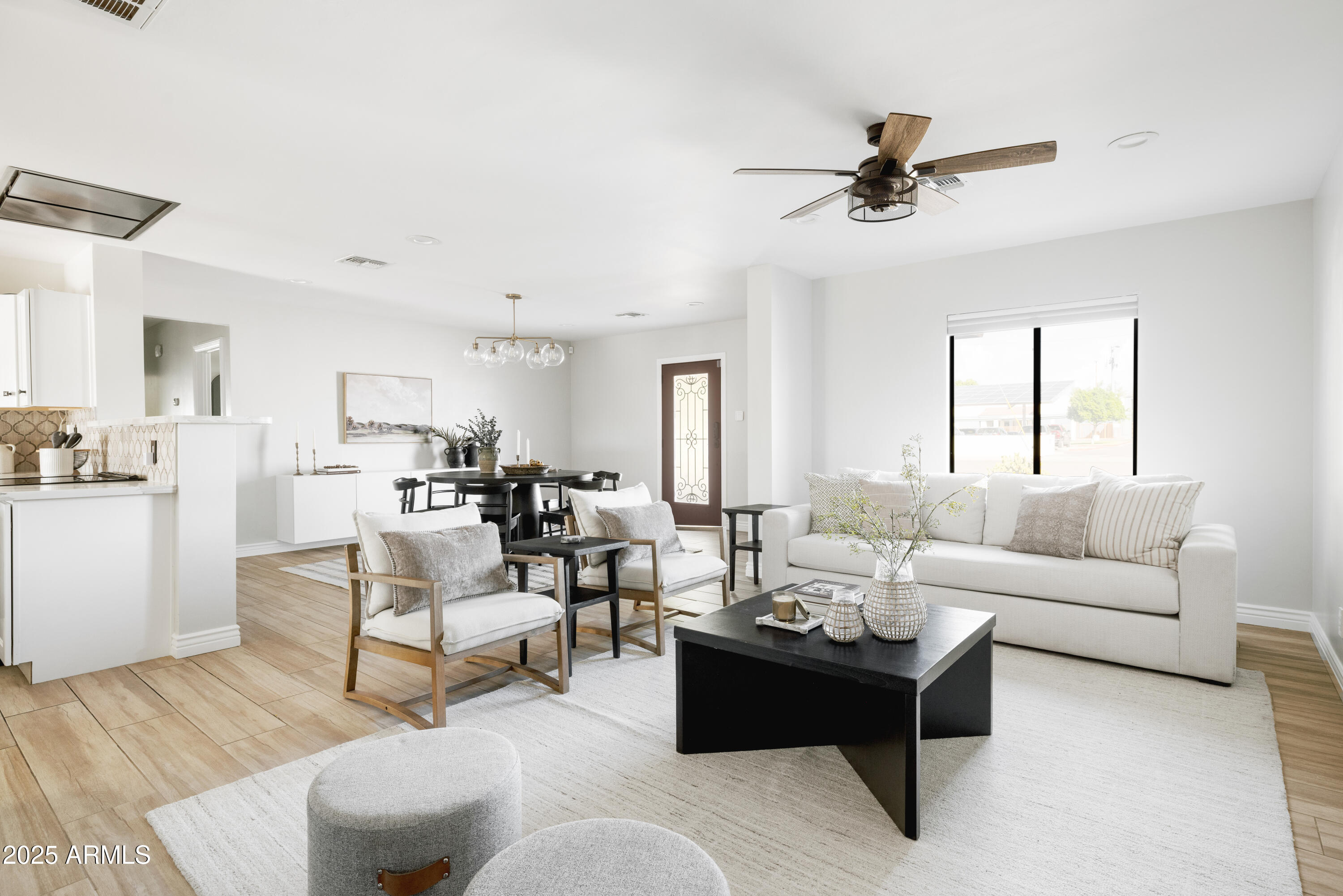 2043 E Clarendon Avenue, Phoenix