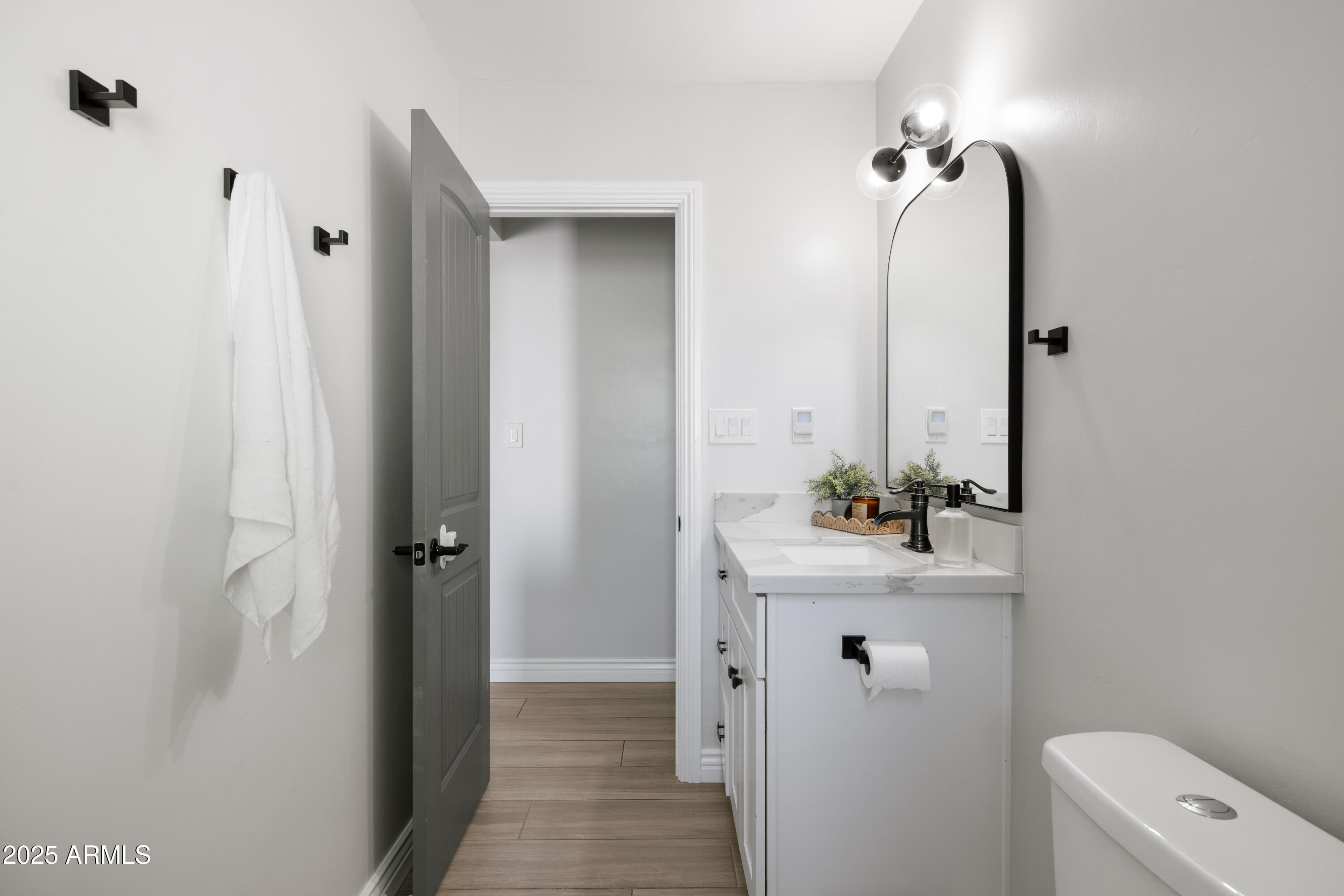 2043 E Clarendon Avenue, Phoenix