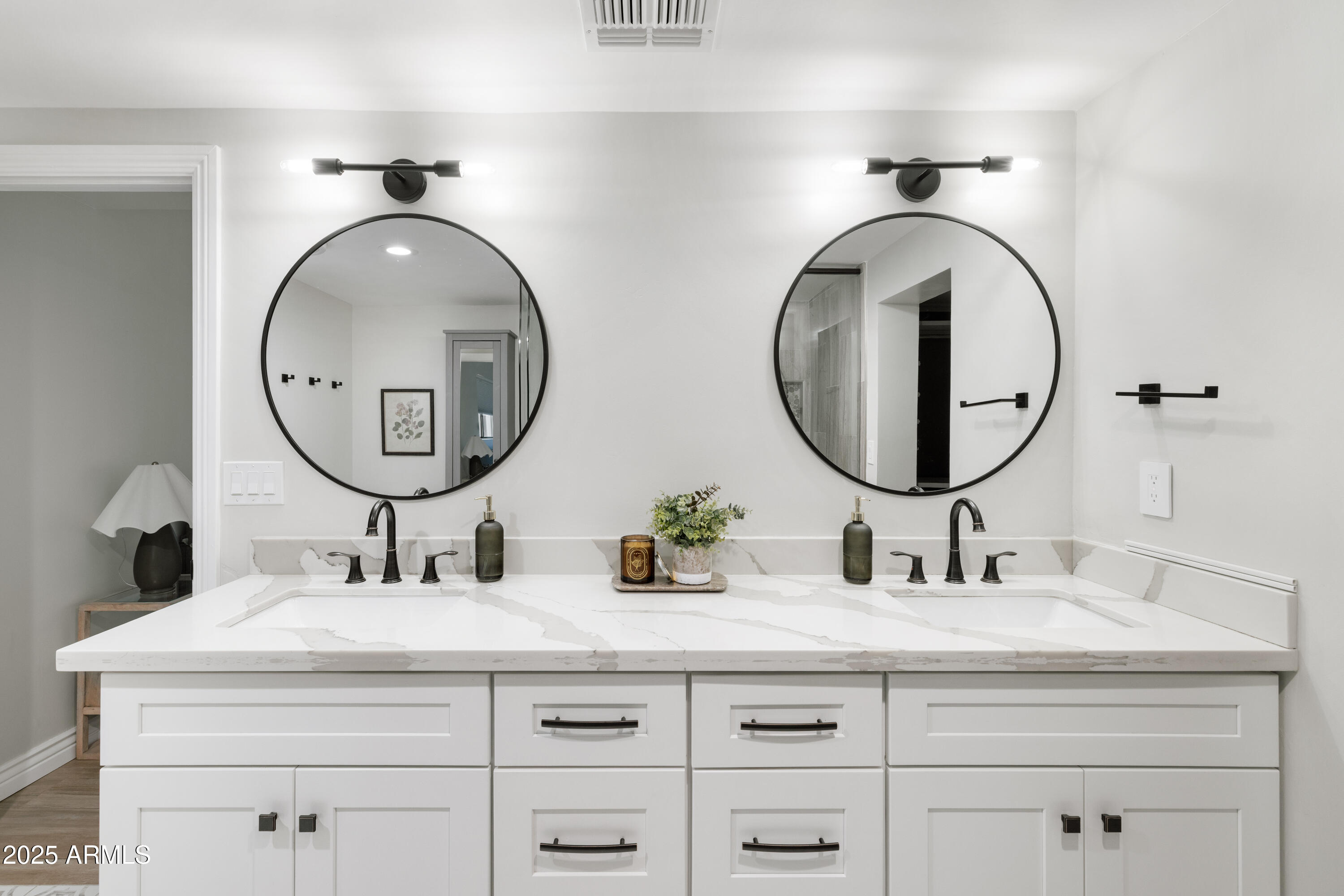 2043 E Clarendon Avenue, Phoenix