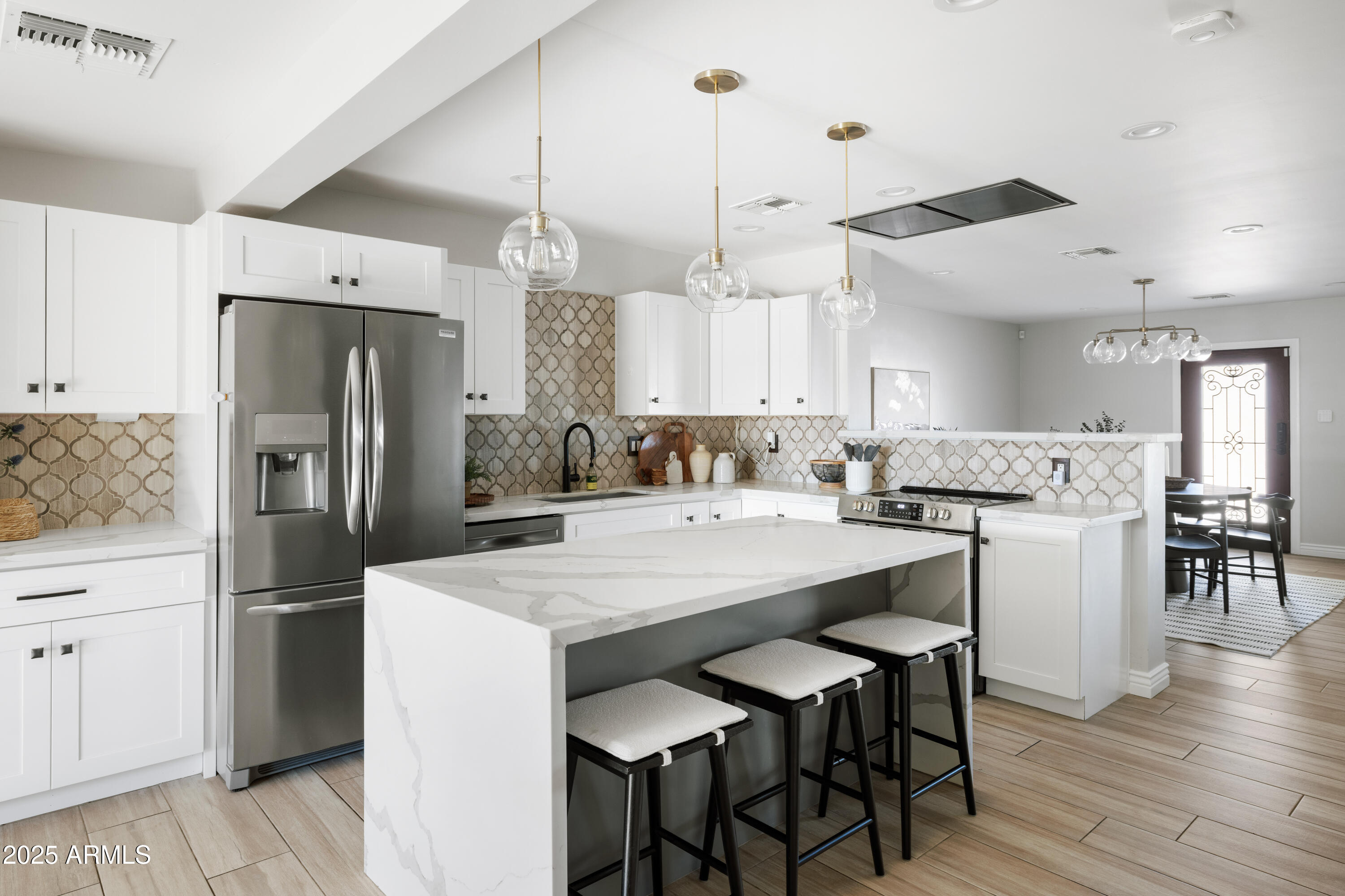 2043 E Clarendon Avenue, Phoenix