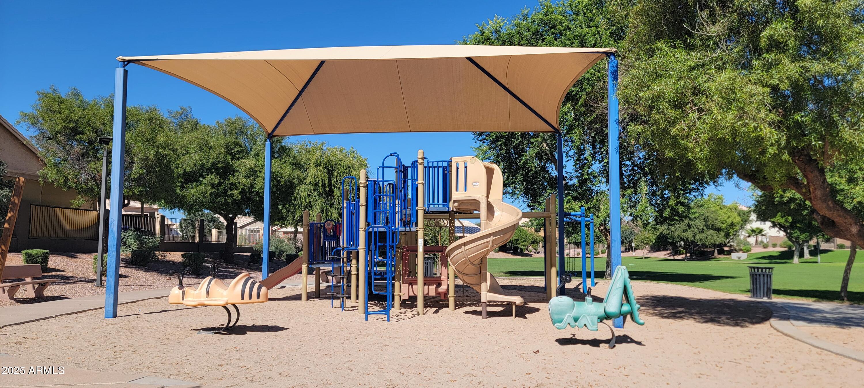 364 E APPALOOSA Court