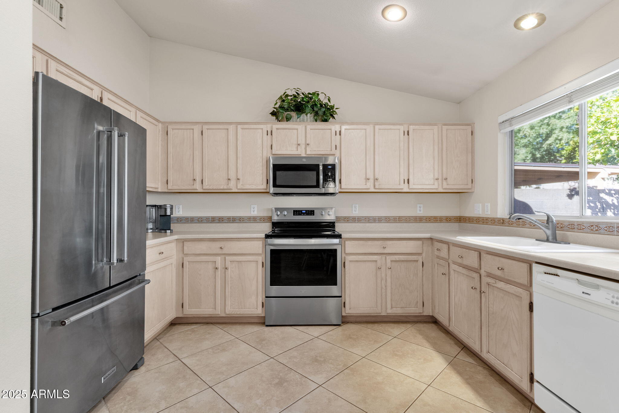 364 E APPALOOSA Court