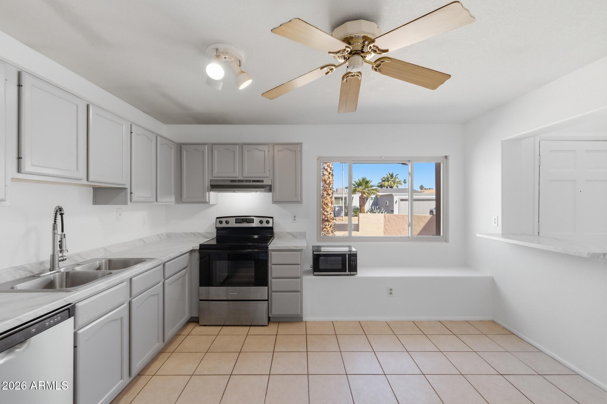 10519 W HEATHERBRAE Drive