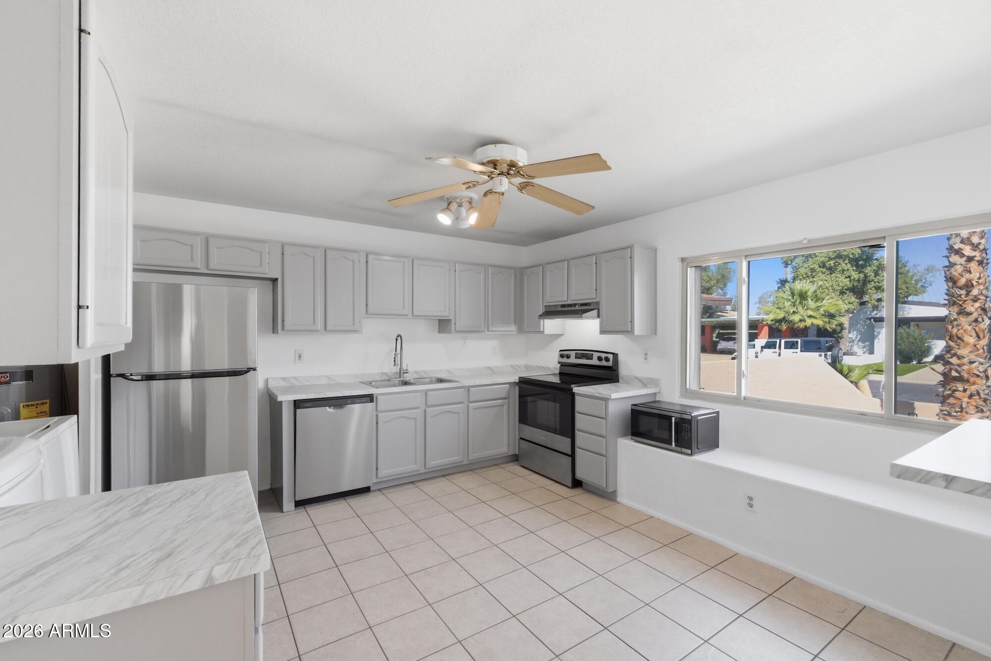 10519 W HEATHERBRAE Drive