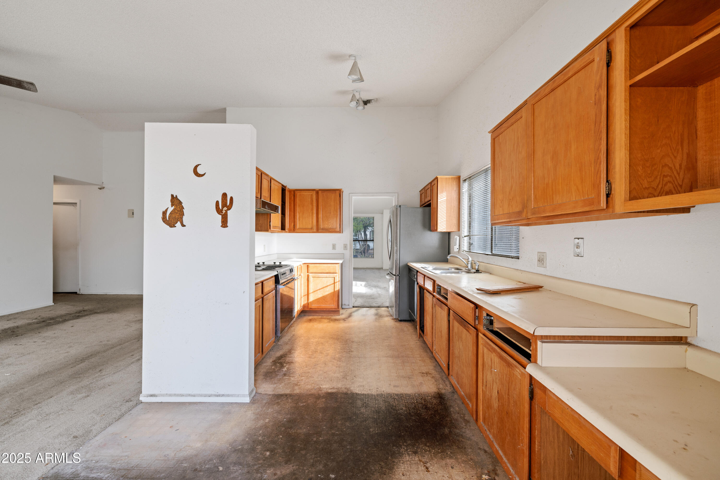 4609 E PARADISE Lane, Phoenix