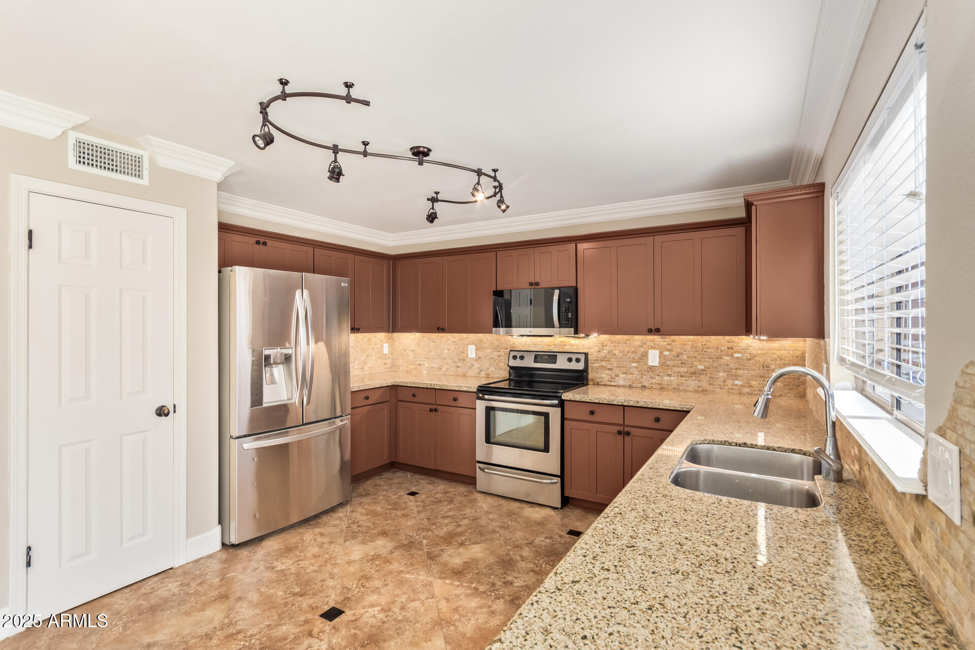 15905 W COTTONWOOD Street