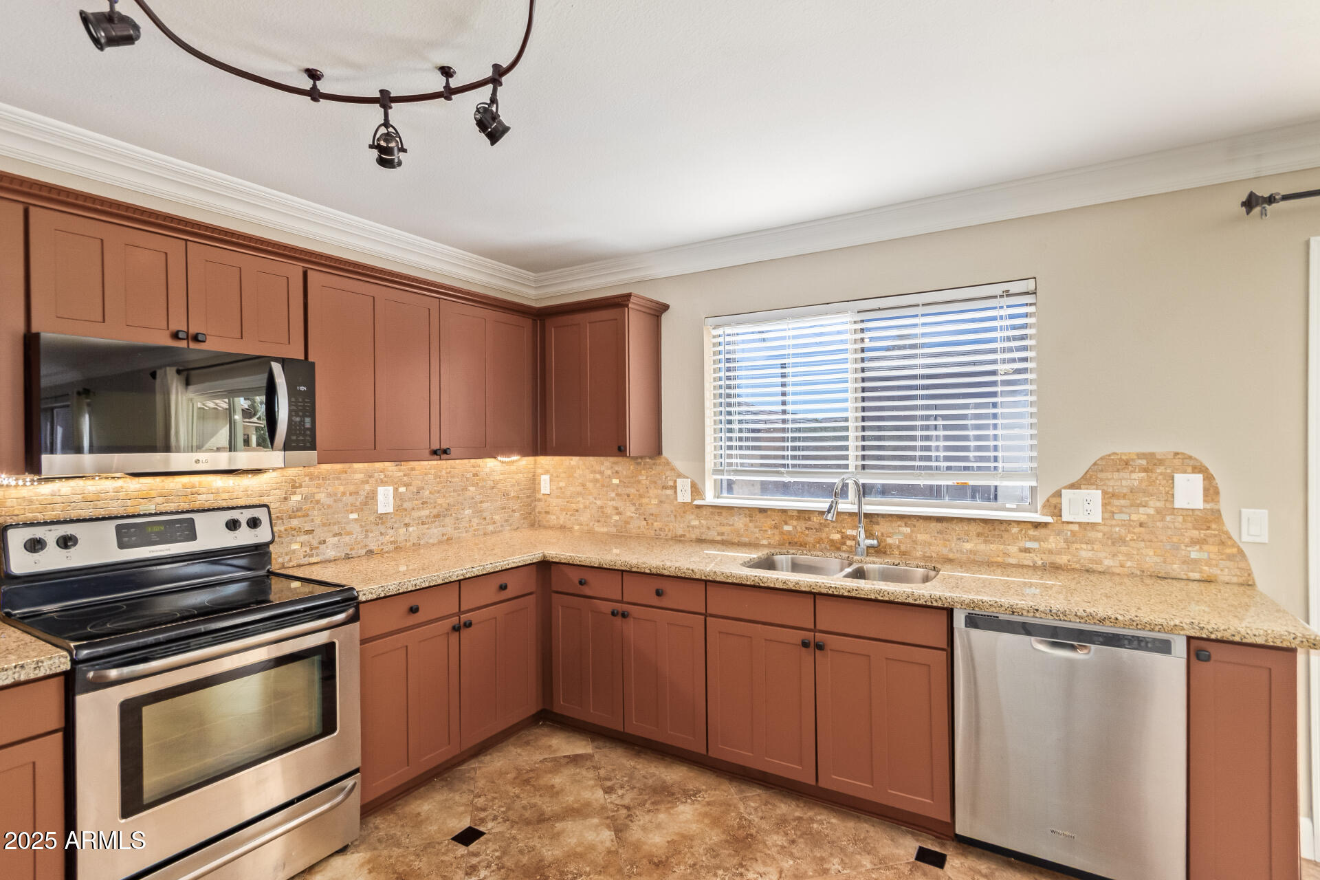 15905 W COTTONWOOD Street