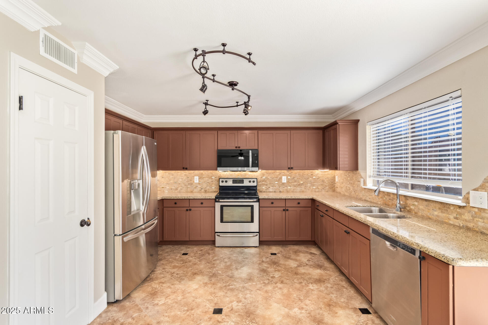 15905 W COTTONWOOD Street