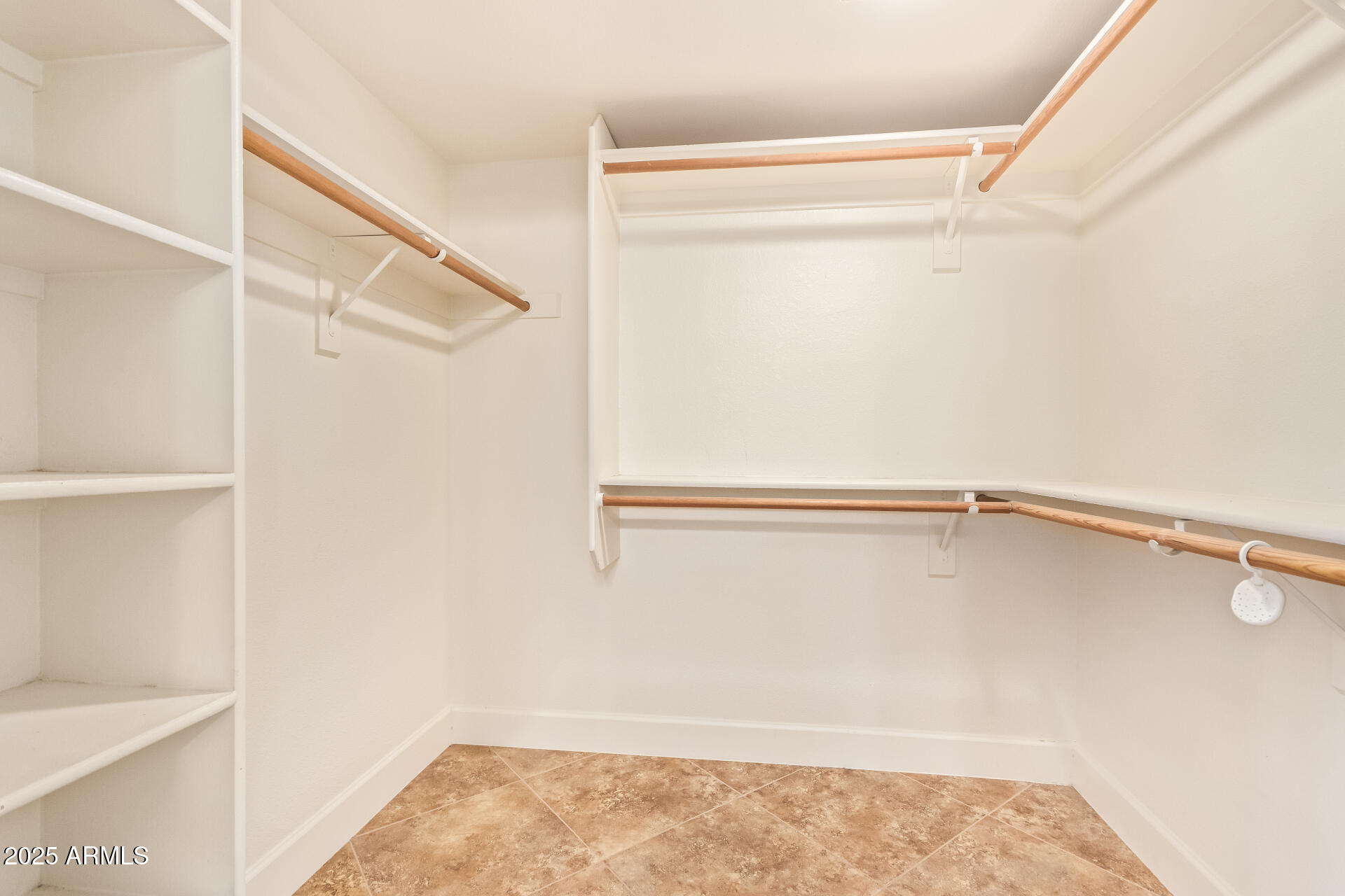 15905 W COTTONWOOD Street