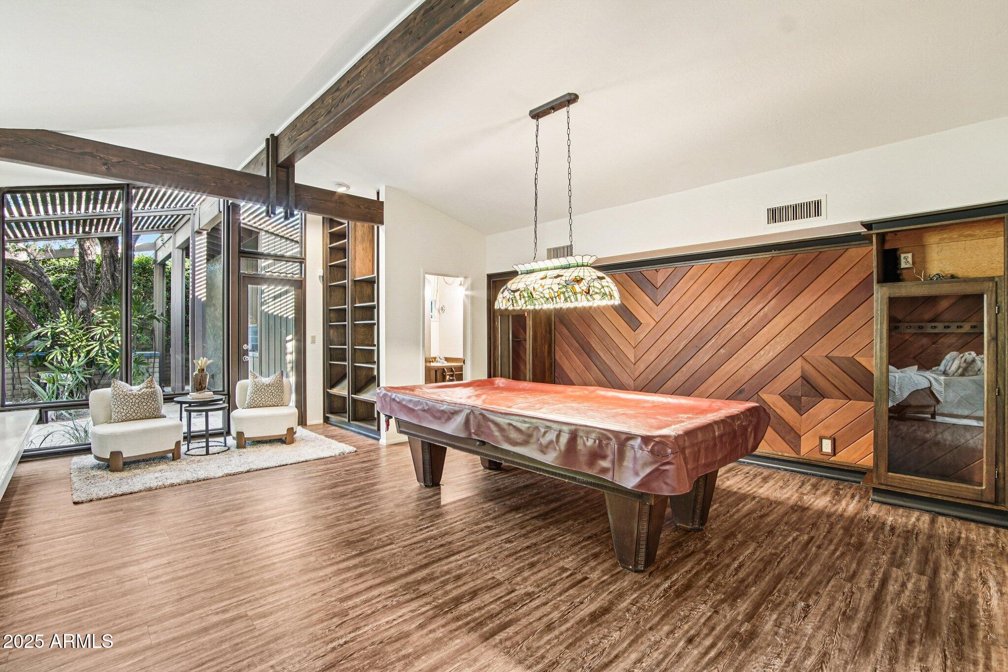 3330 E GLENROSA Avenue