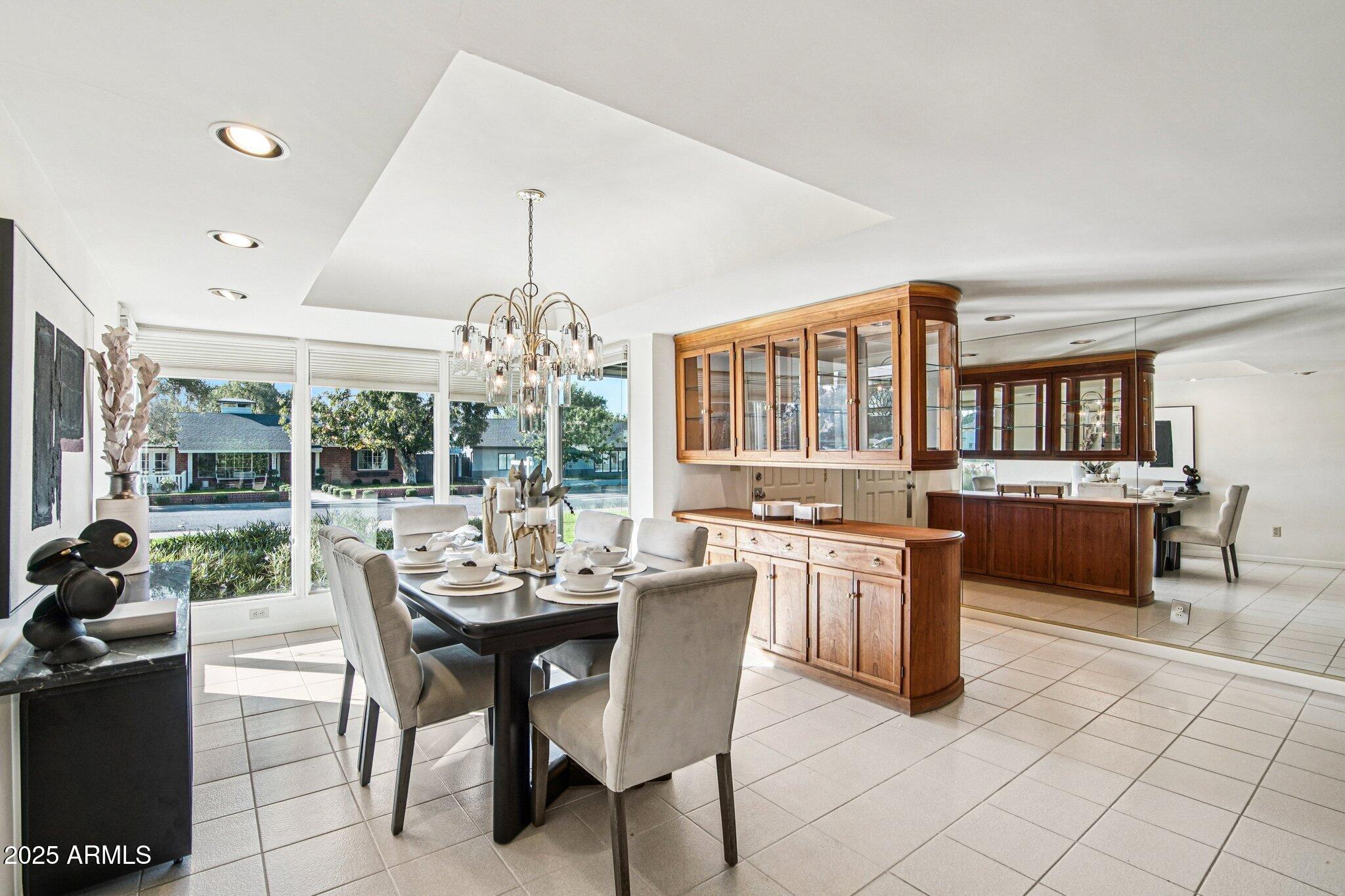 3330 E GLENROSA Avenue