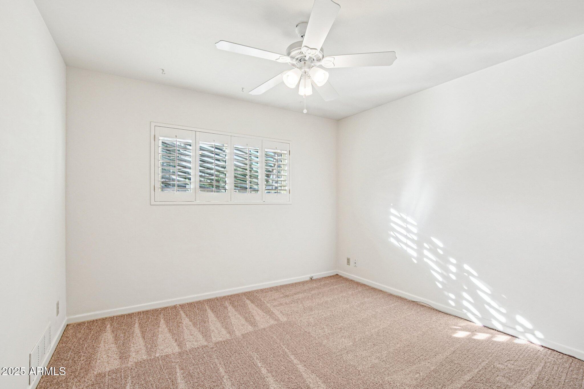 3330 E GLENROSA Avenue