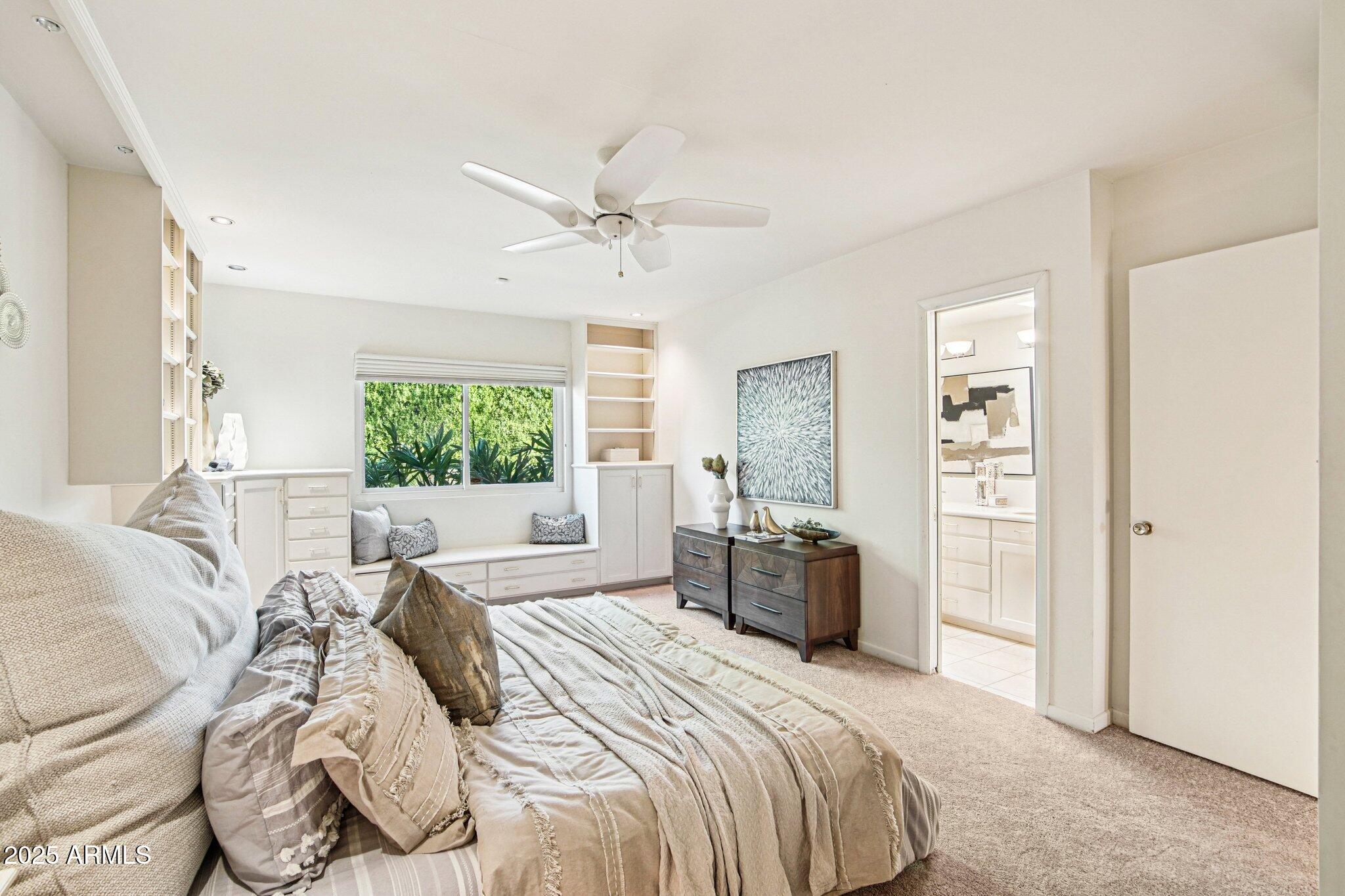 3330 E GLENROSA Avenue