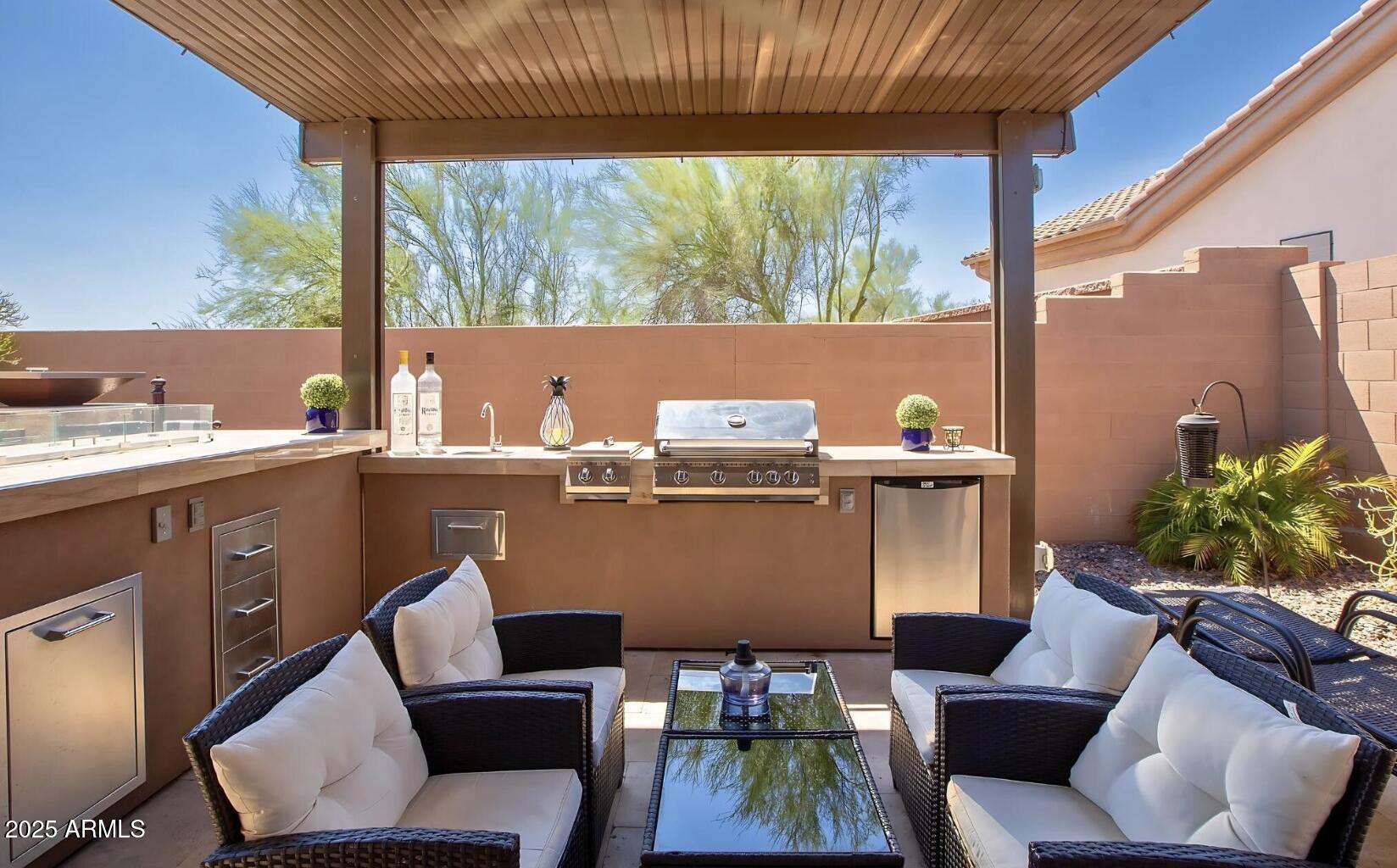 40722 N HARBOUR TOWN Court