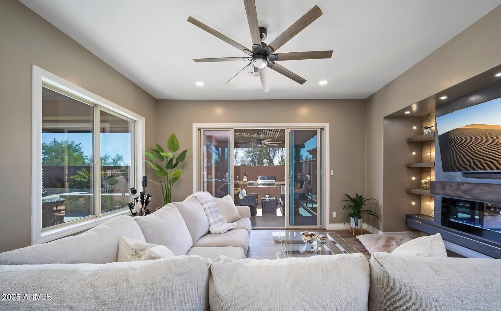 40722 N HARBOUR TOWN Court