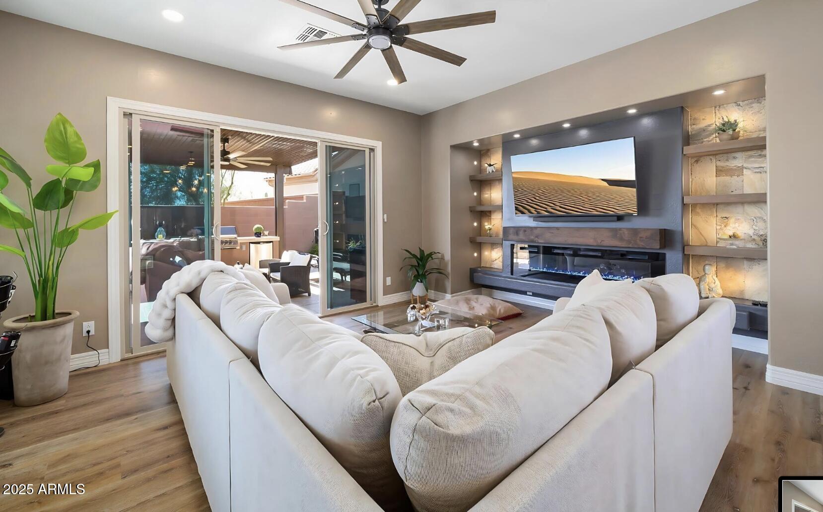 40722 N HARBOUR TOWN Court