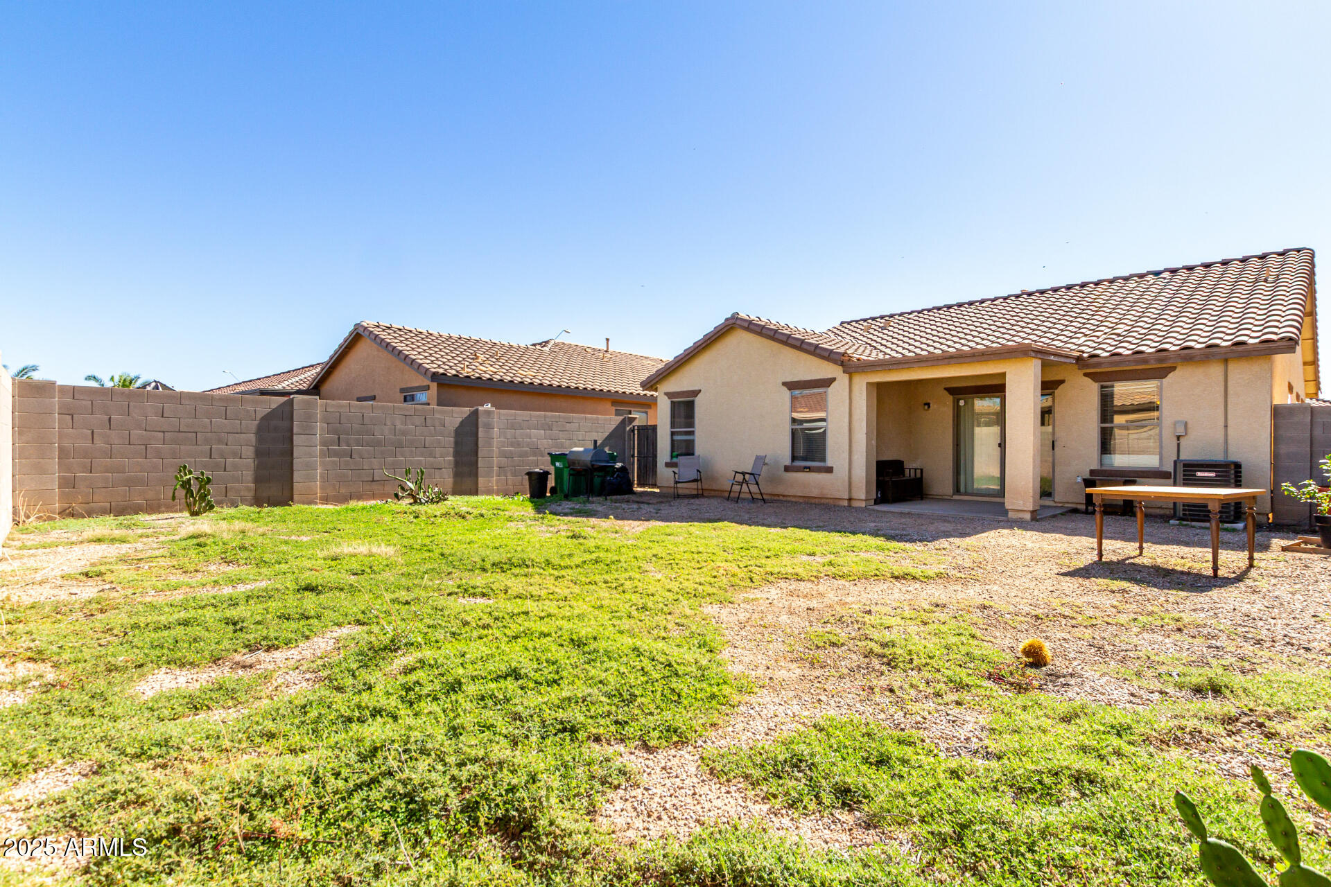 40202 W MARY LOU Drive