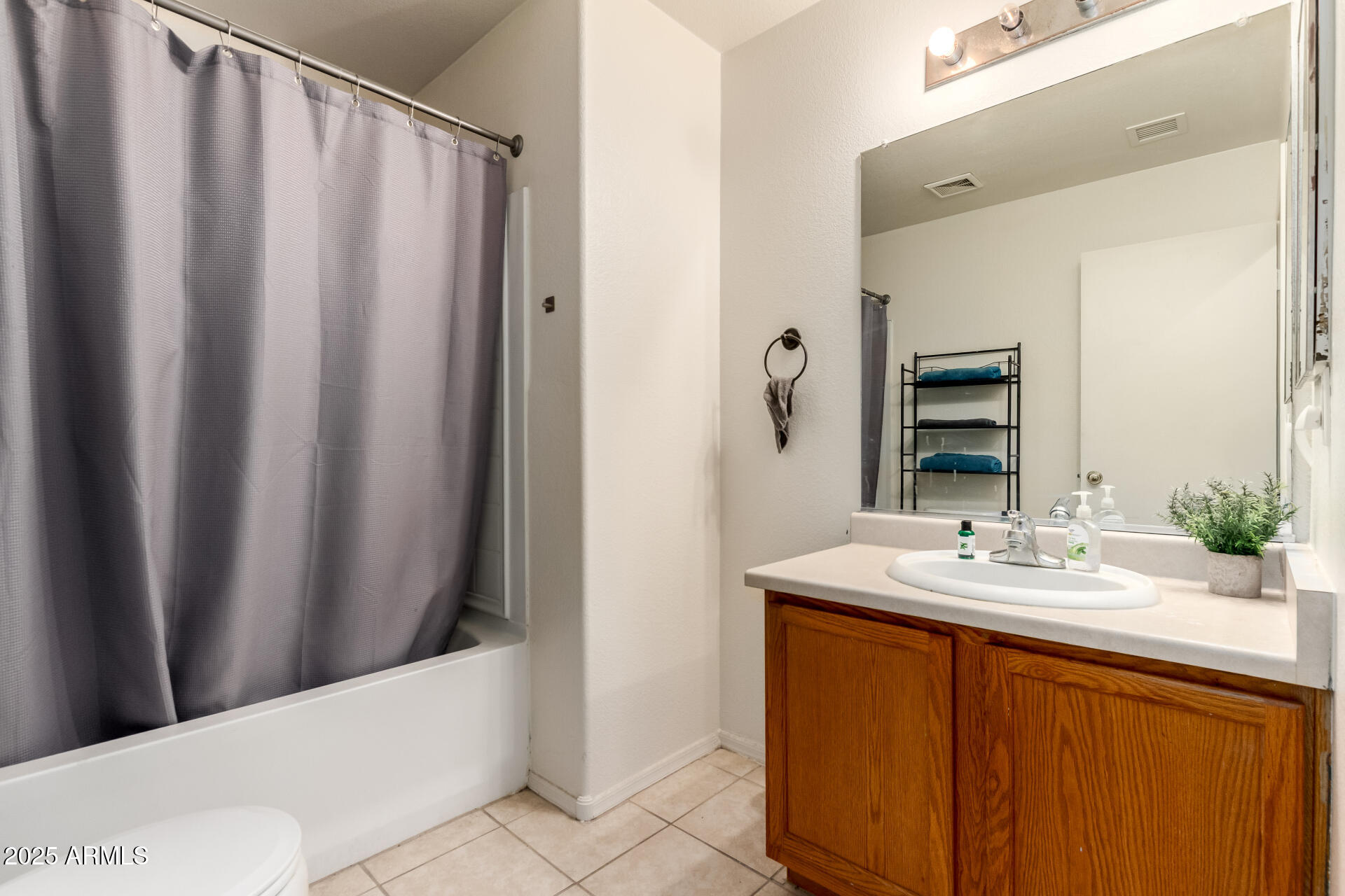 40202 W MARY LOU Drive