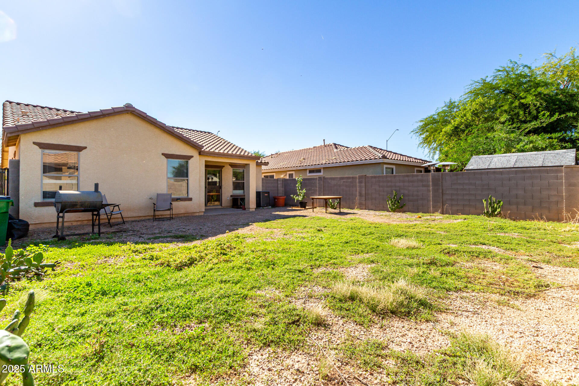 40202 W MARY LOU Drive