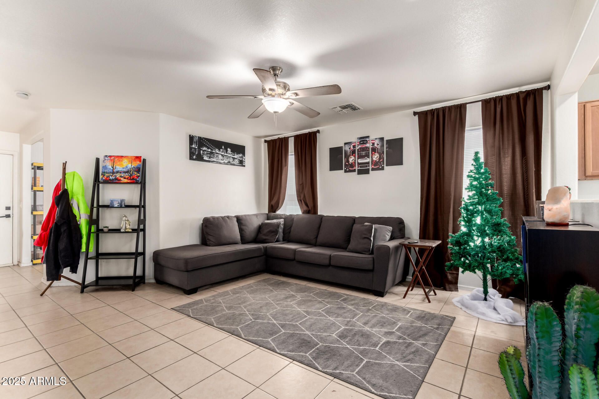 40202 W MARY LOU Drive