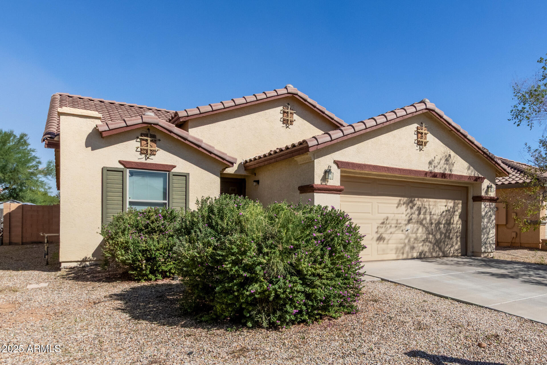 40202 W MARY LOU Drive