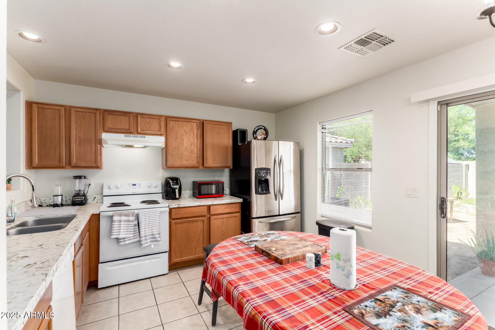 40202 W MARY LOU Drive