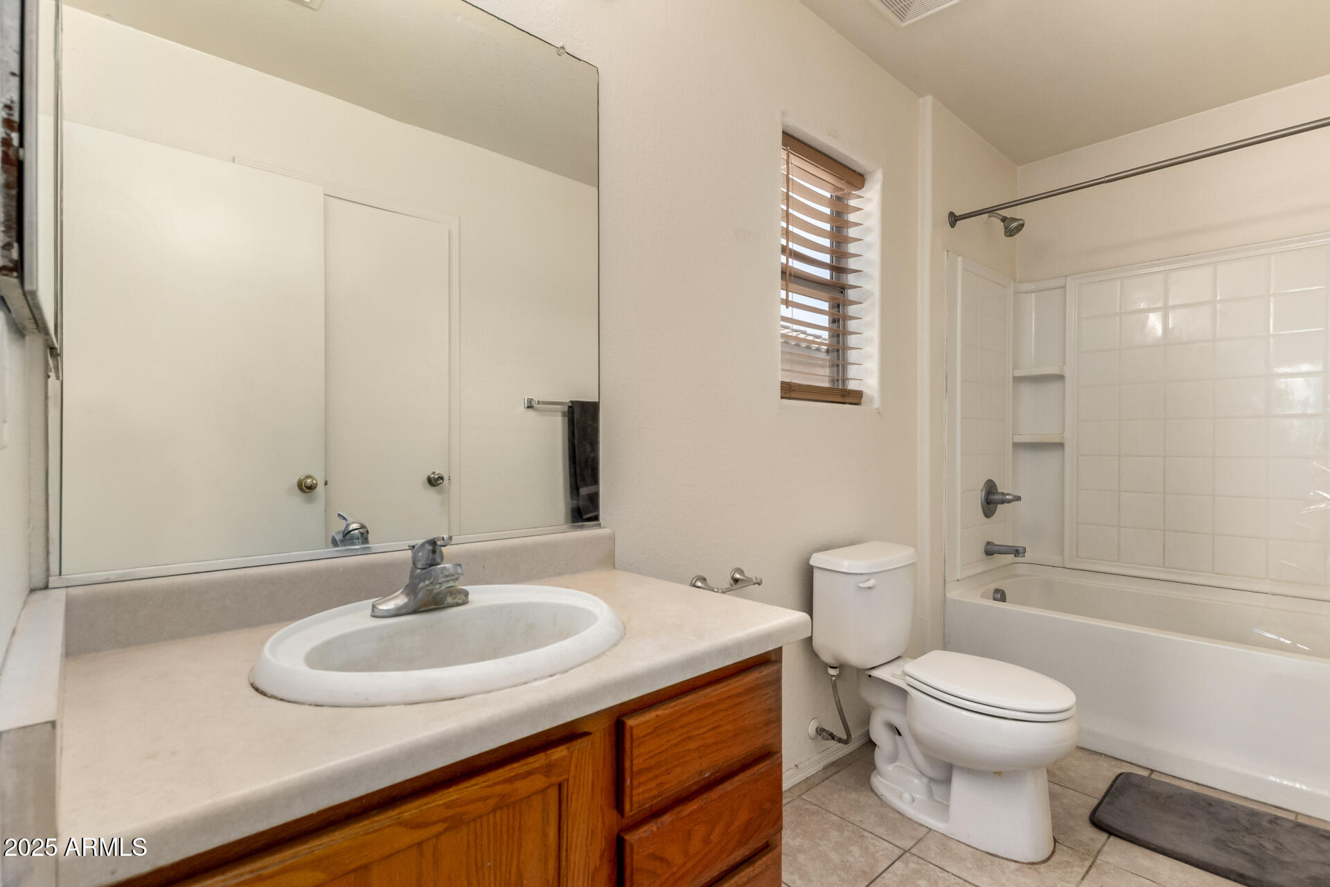 40202 W MARY LOU Drive