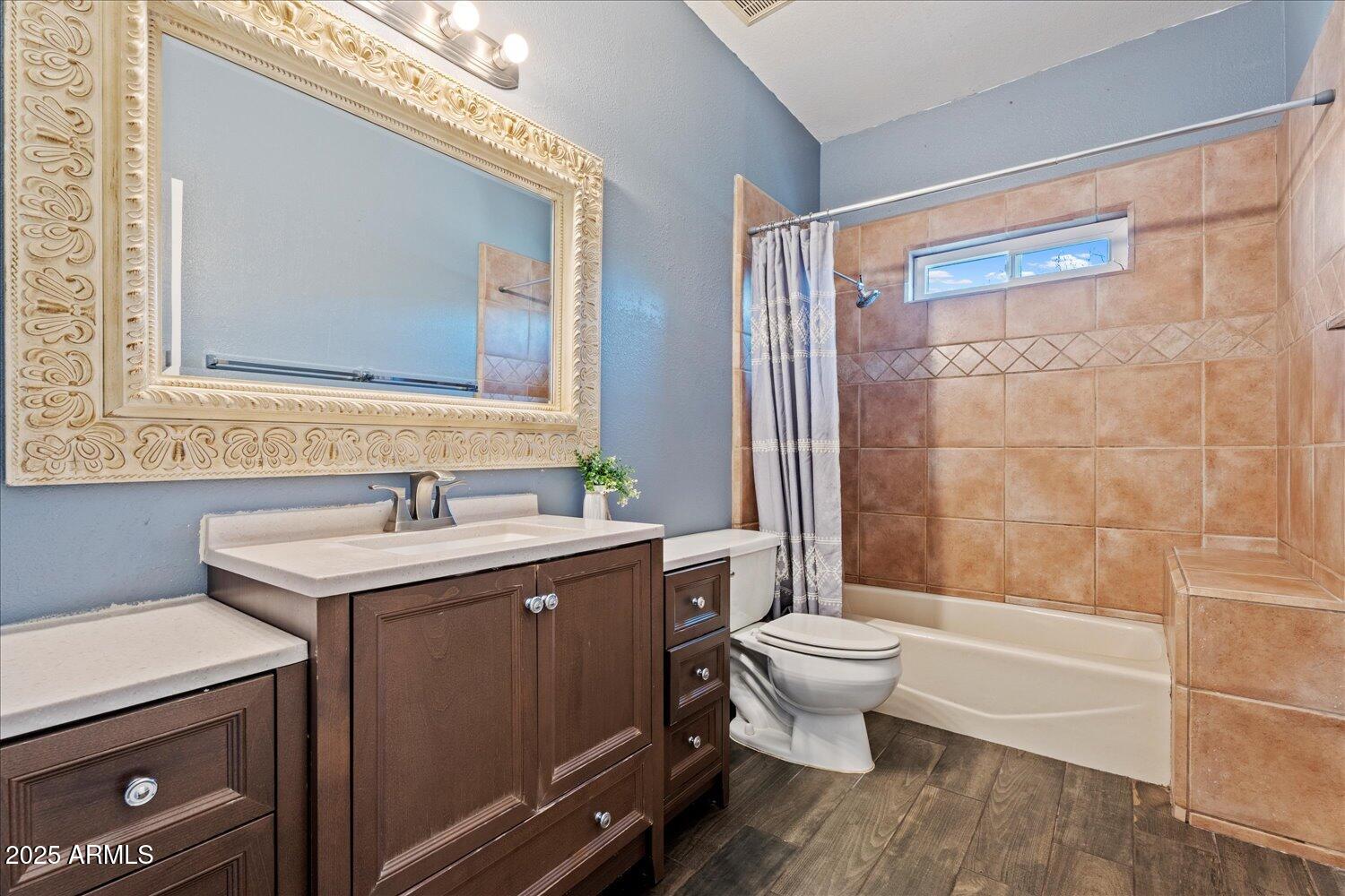 1244 N NORFOLK Circle