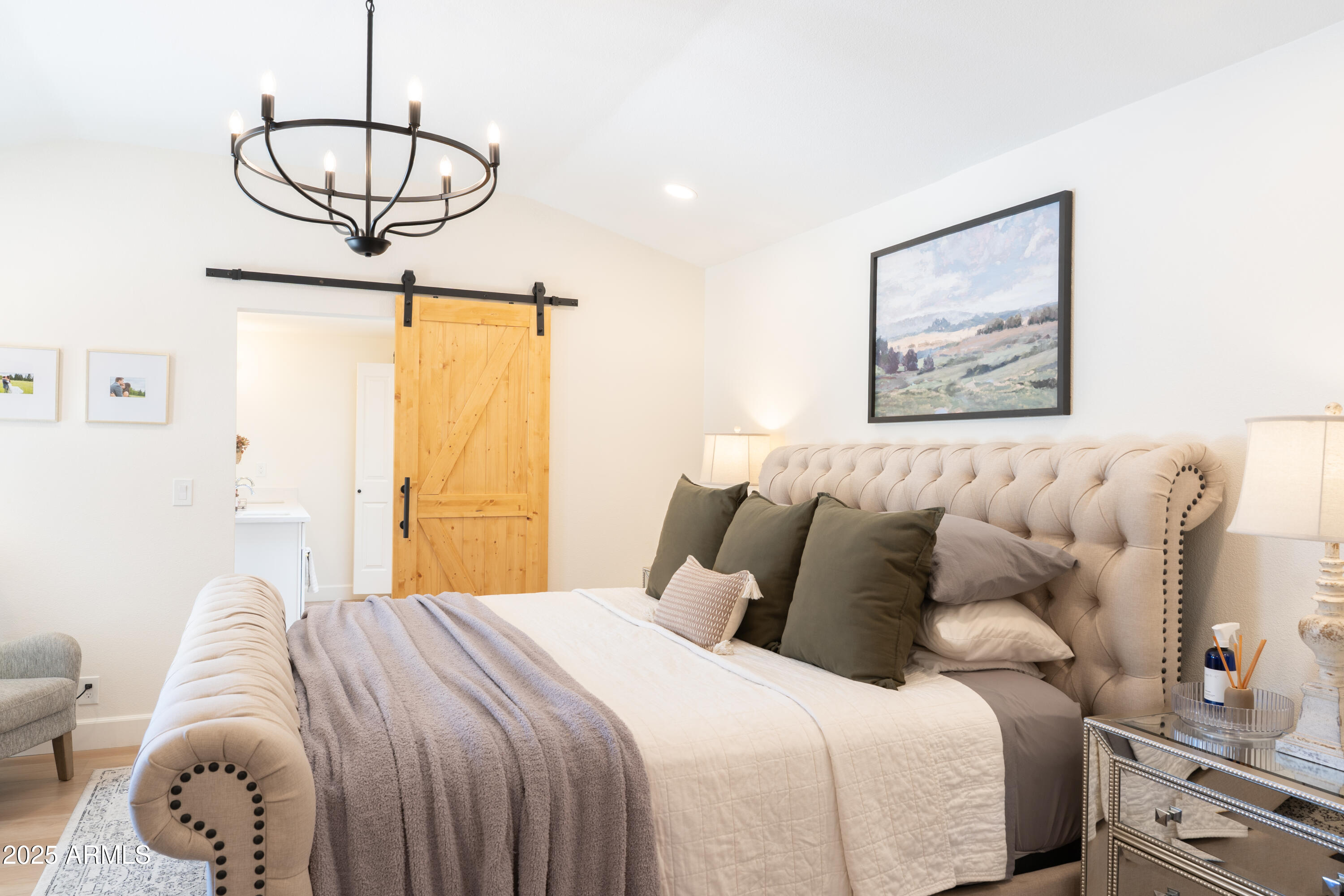 1021 E PALMAIRE Avenue