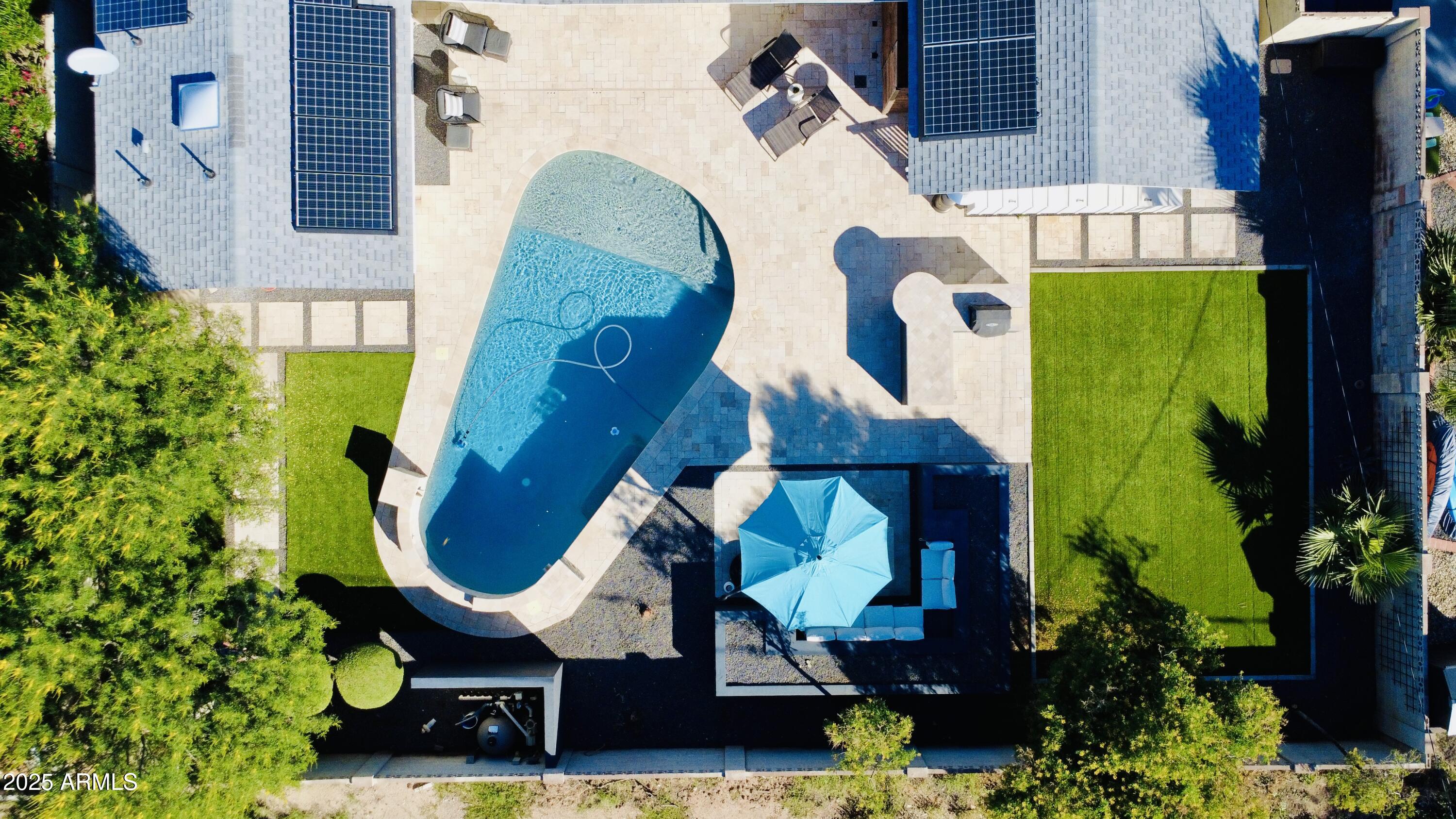 1021 E PALMAIRE Avenue