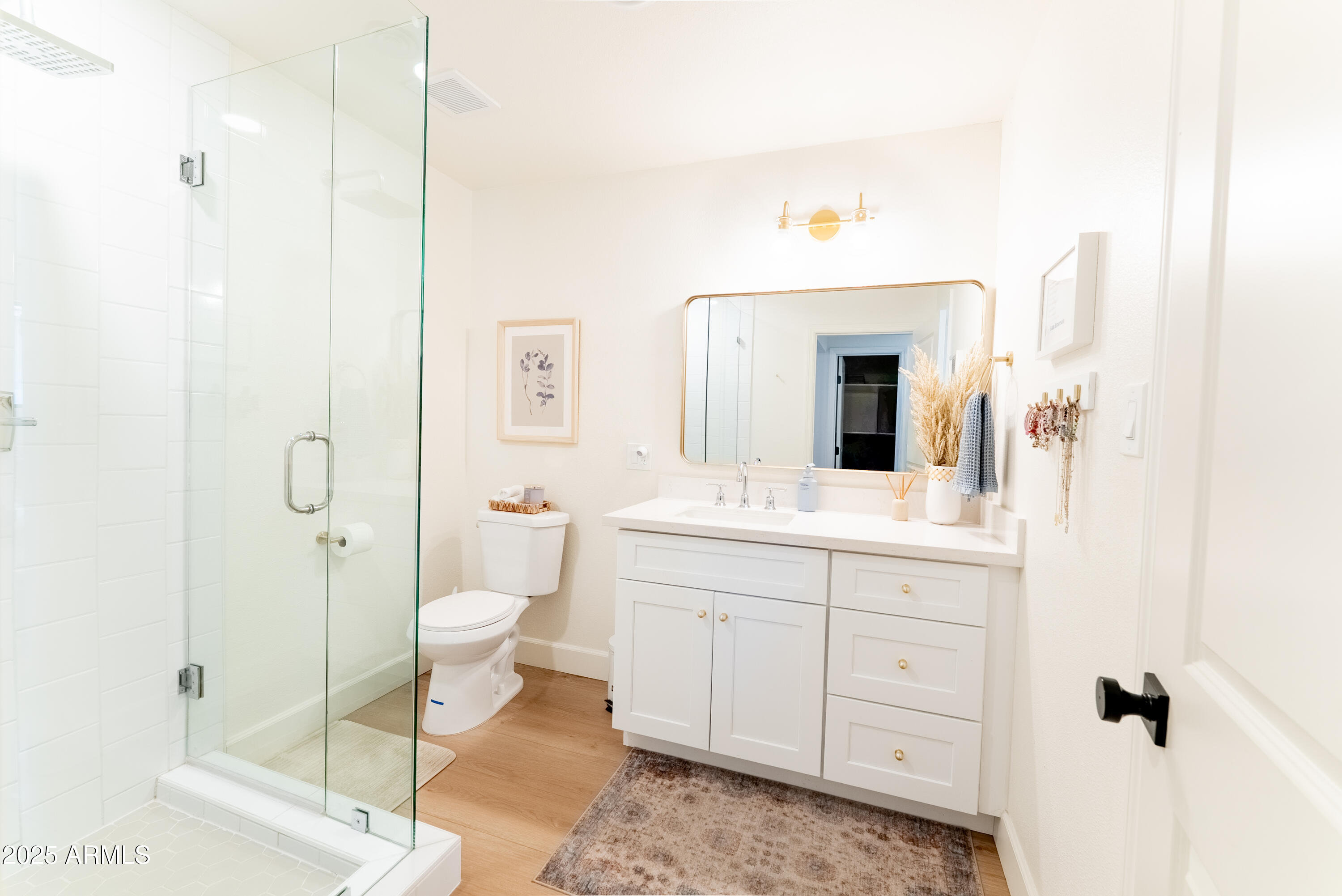 1021 E PALMAIRE Avenue